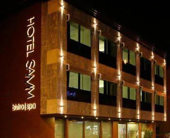 Samm - Boutique Class