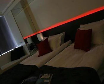 Samm - Boutique Class