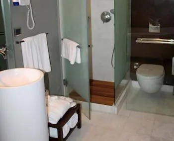 Samm - Boutique Class