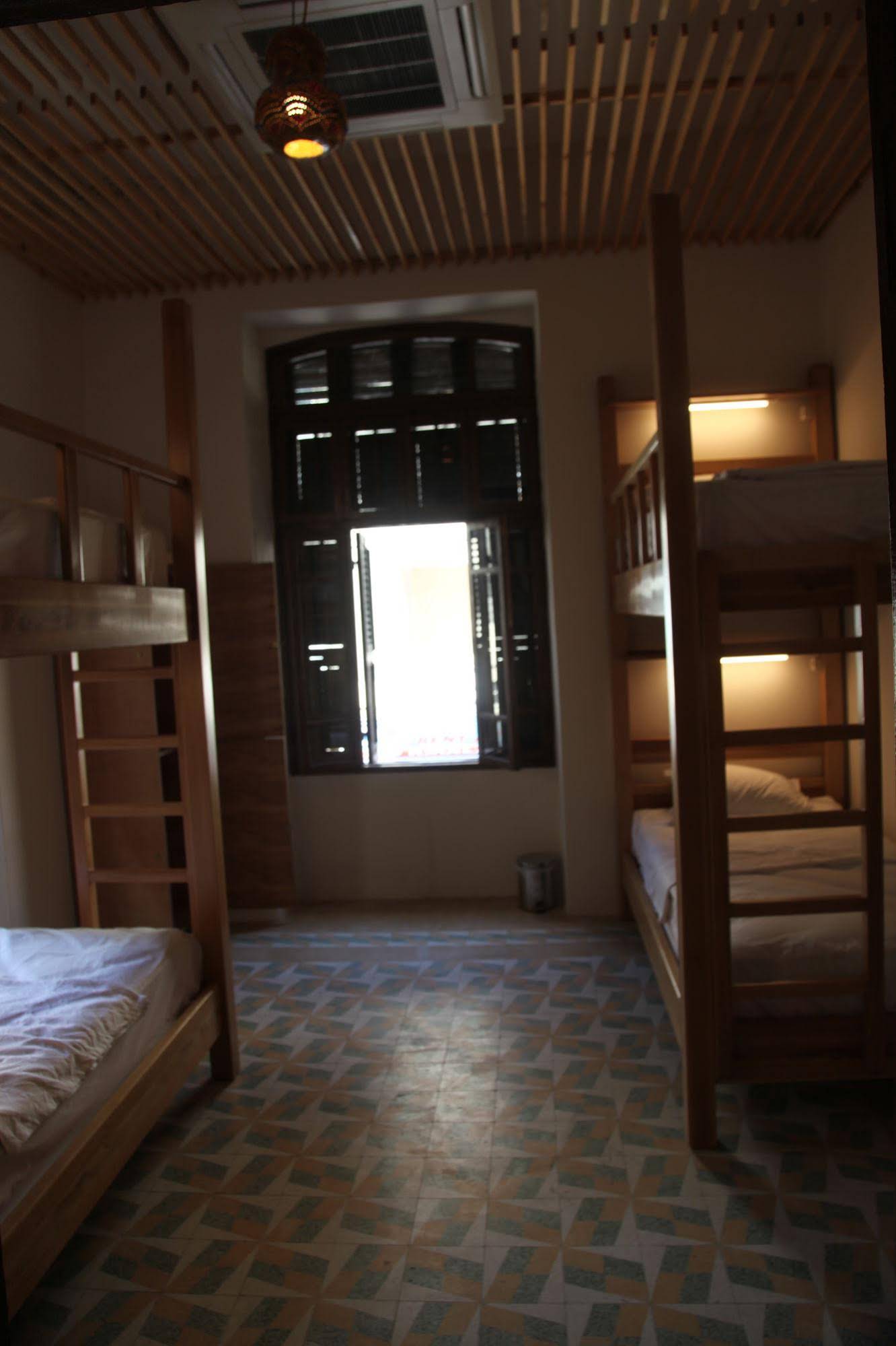 Fi Hostel