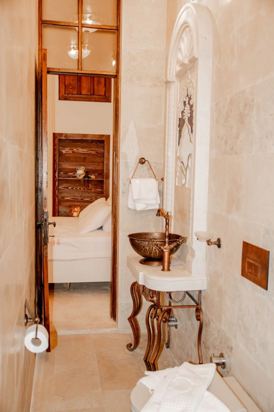 Ranjous Hotel
