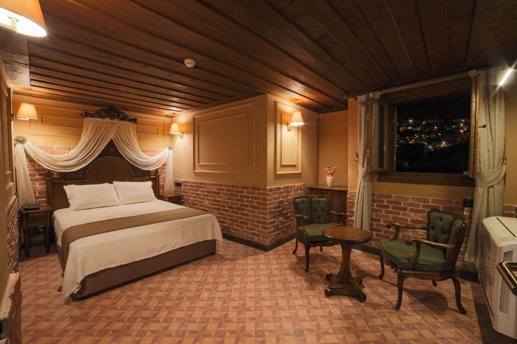 Sam Franss Boutique Hotel
