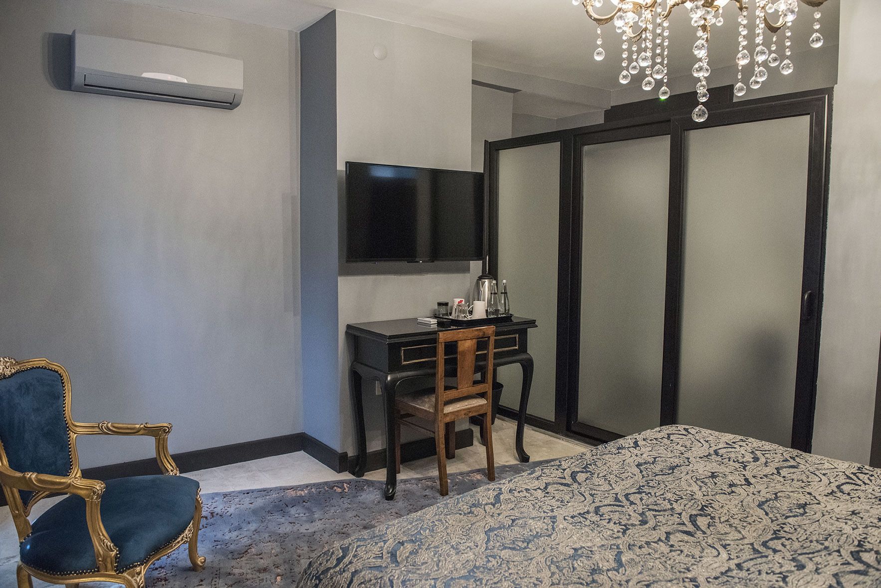 The Liwan Deluxe Hotel