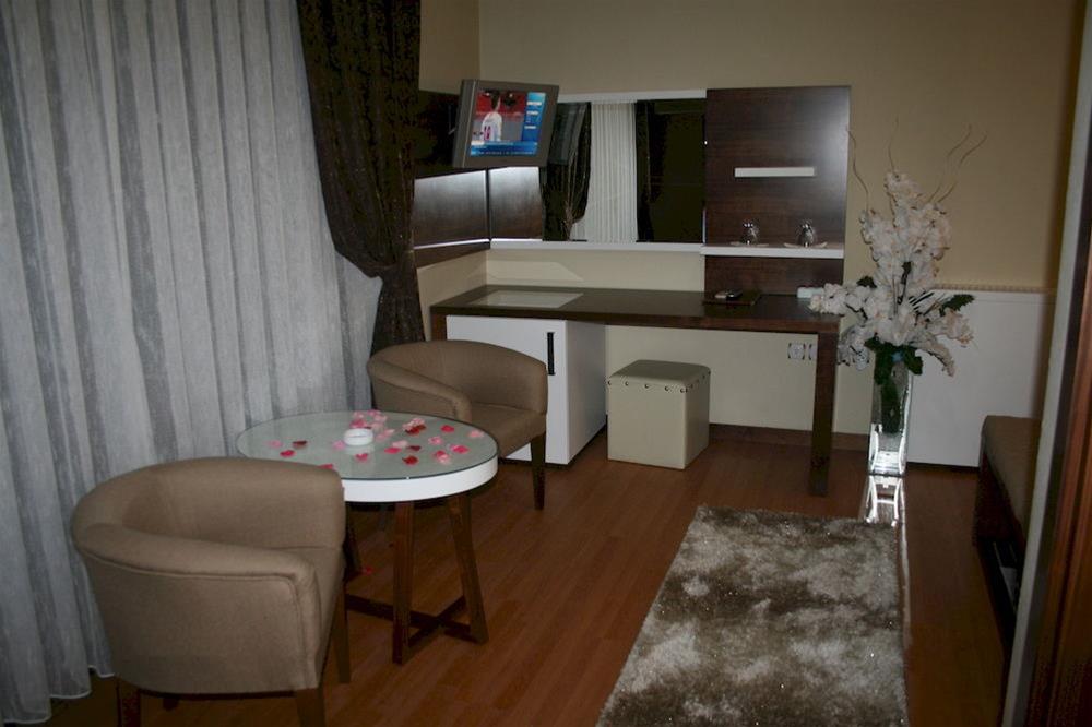 Nysa Hotel
