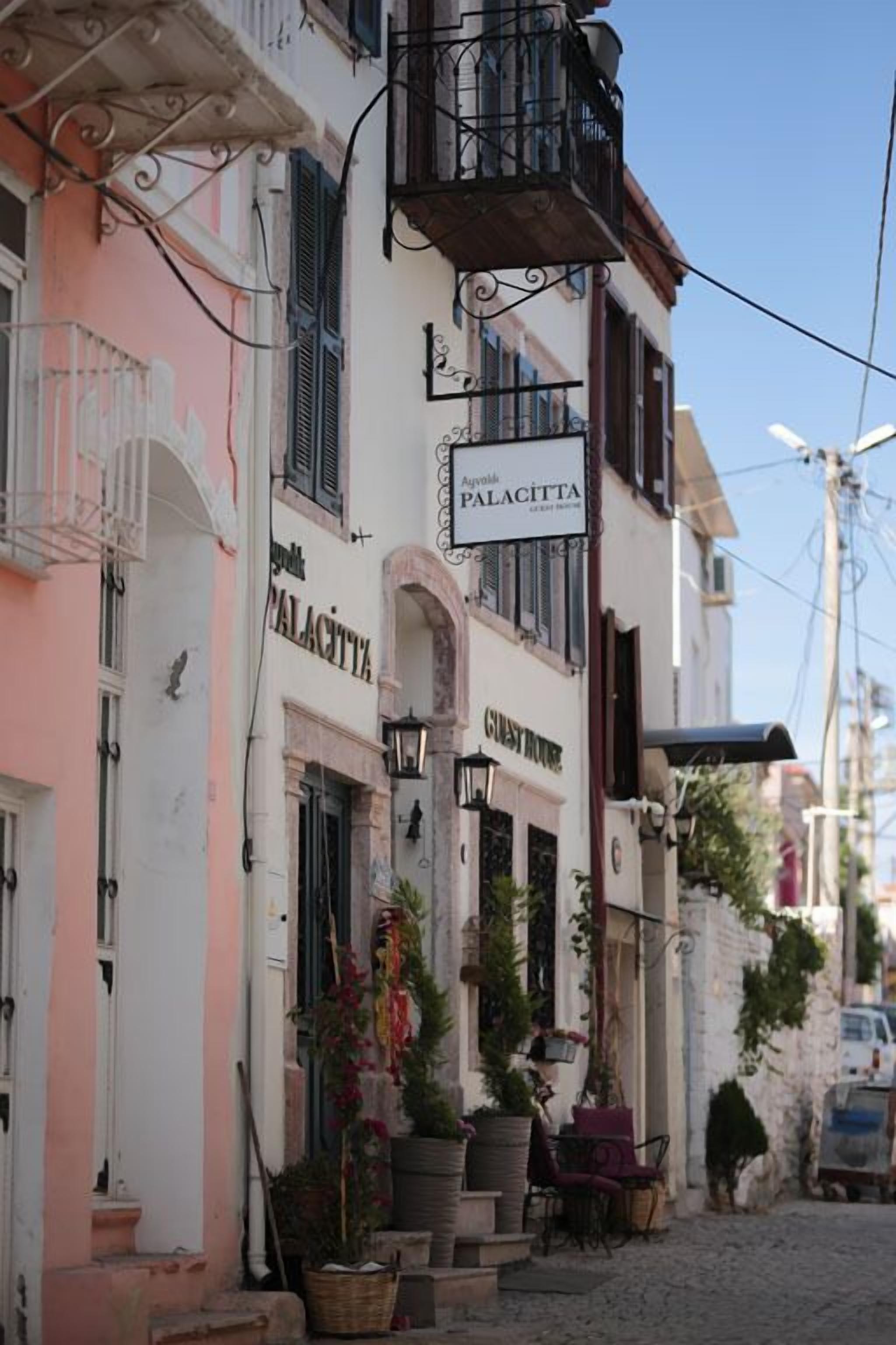 Ayvalik Palacitta Guesthouse