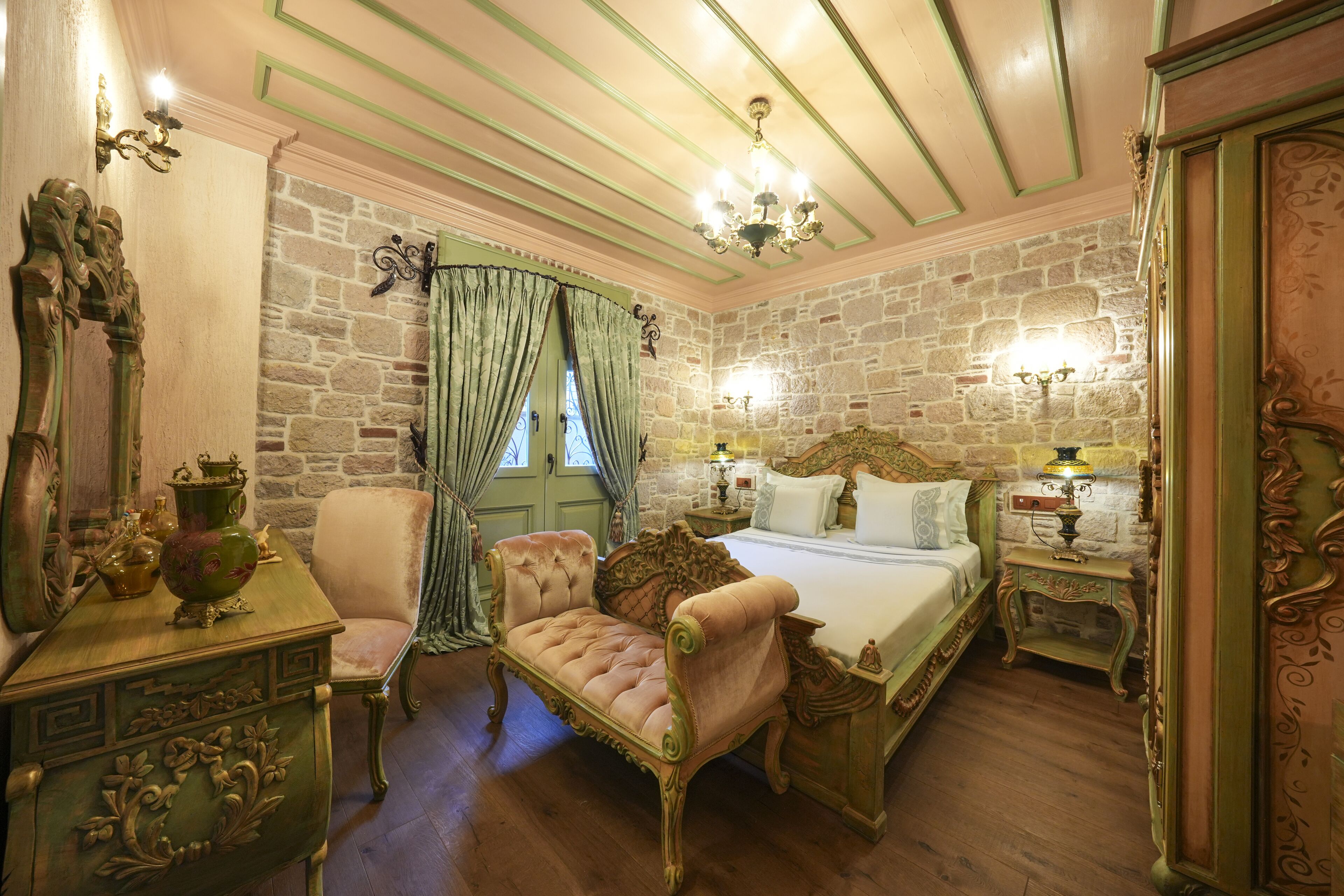 Naz Su Hotel
