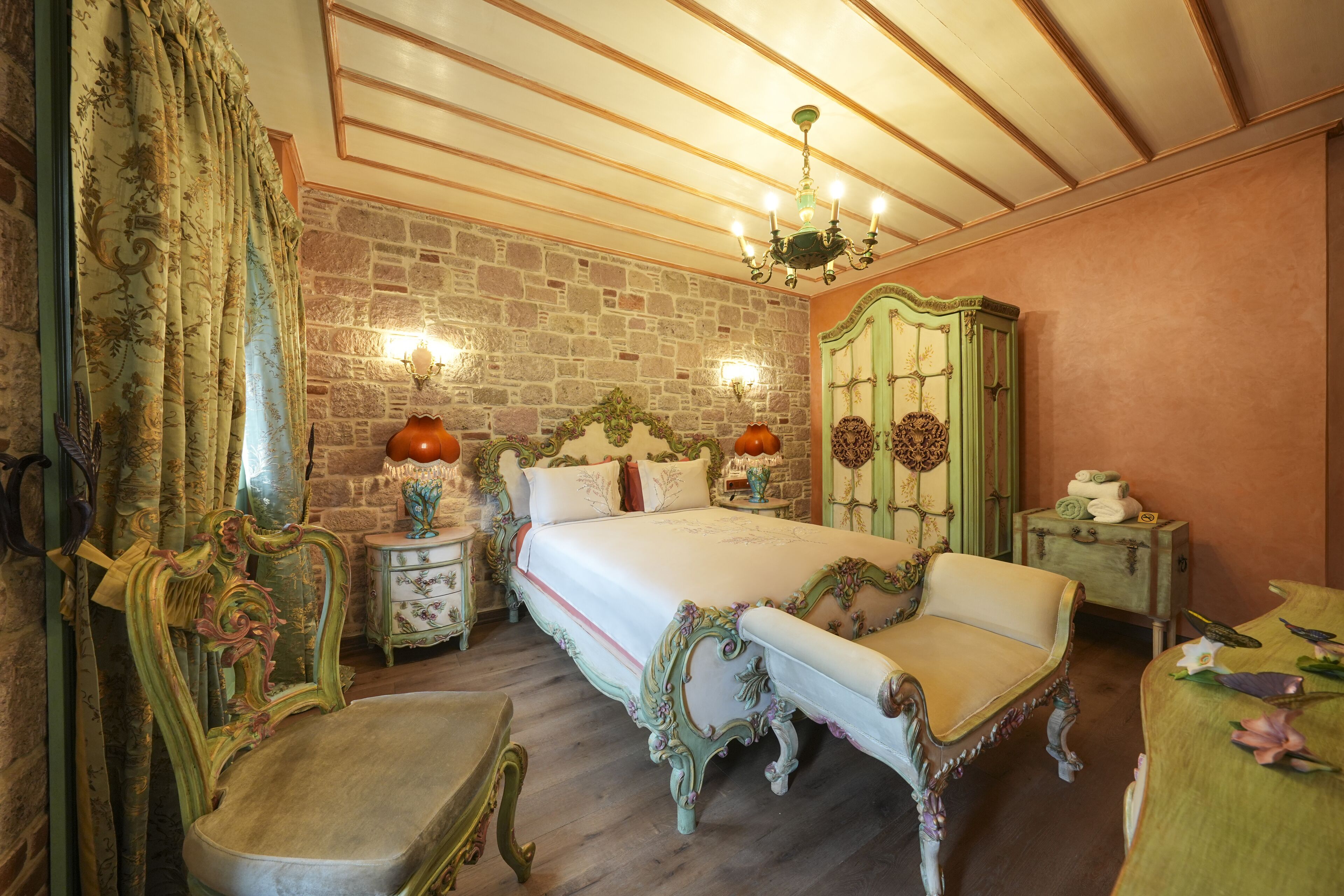 Naz Su Hotel