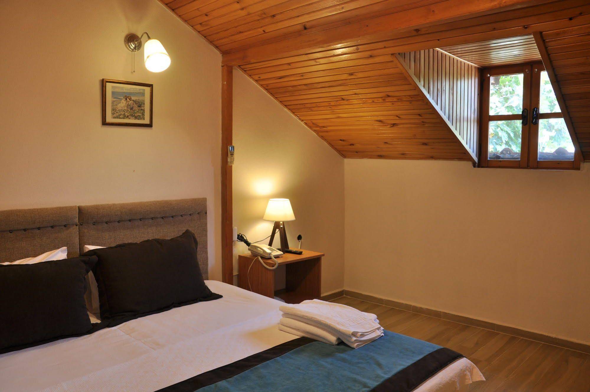 Assos Hunters Hotel