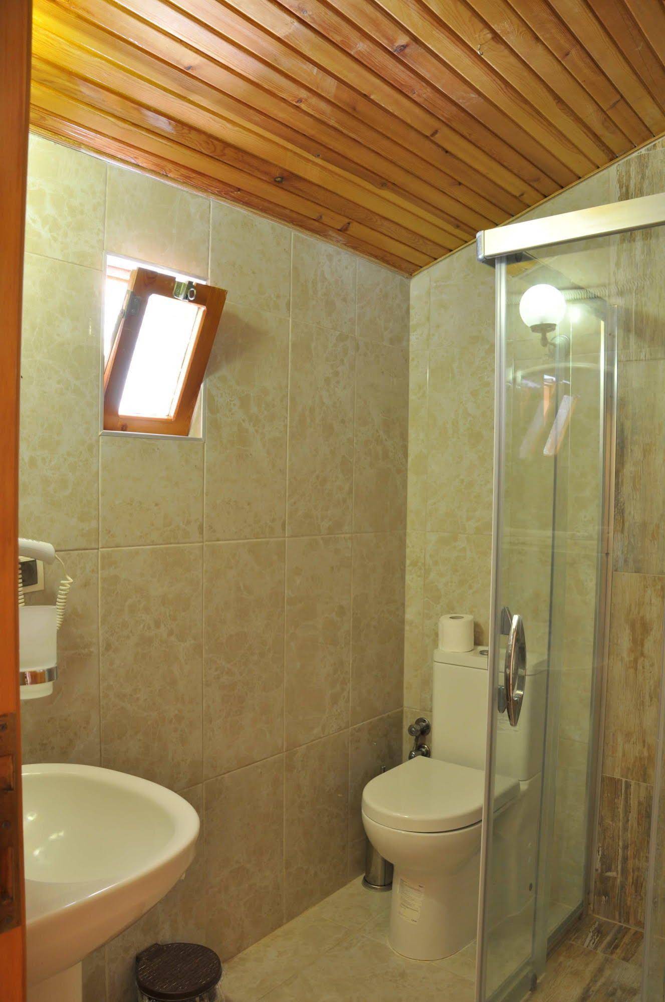 Assos Hunters Hotel