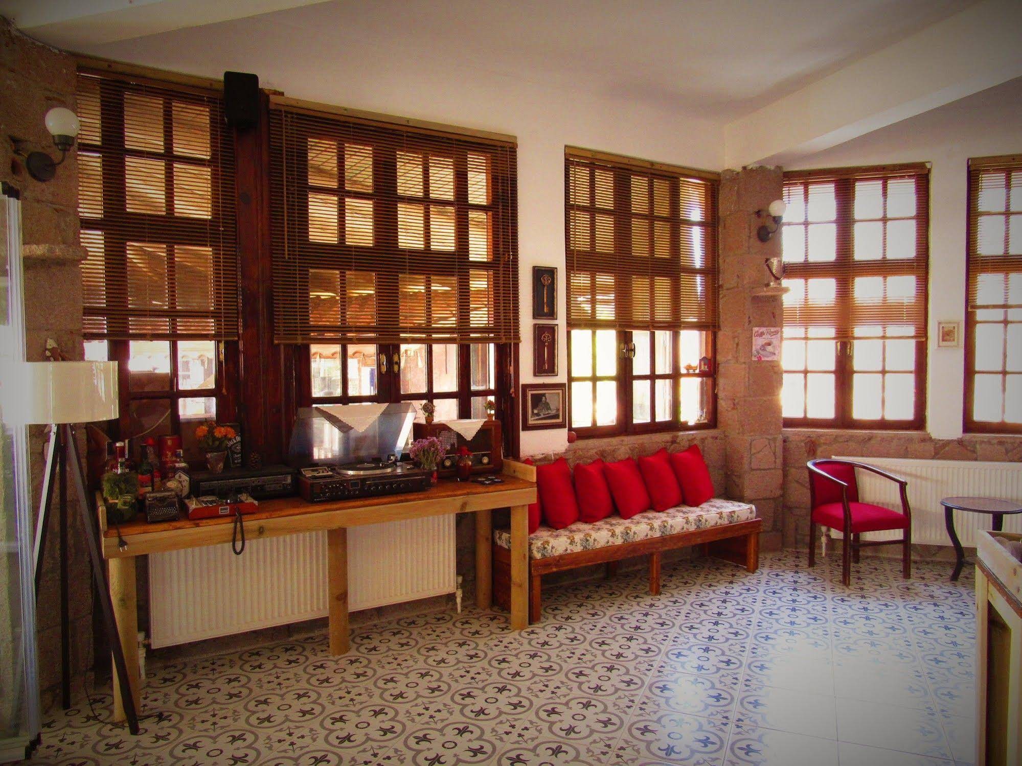 Assos Hunters Hotel