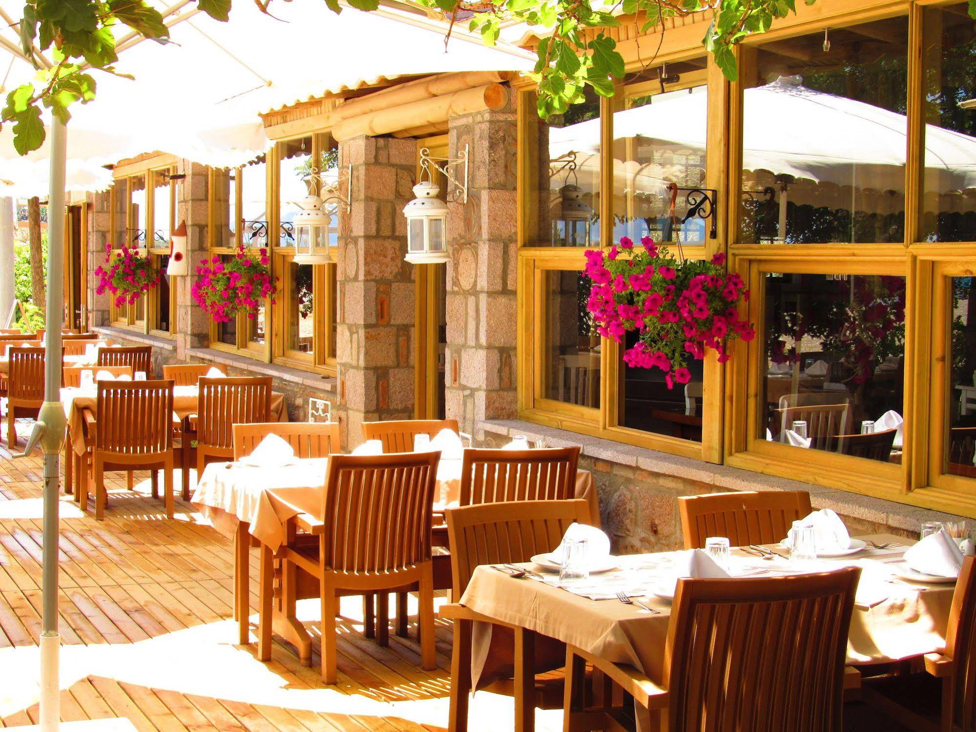 Assos Hunters Hotel