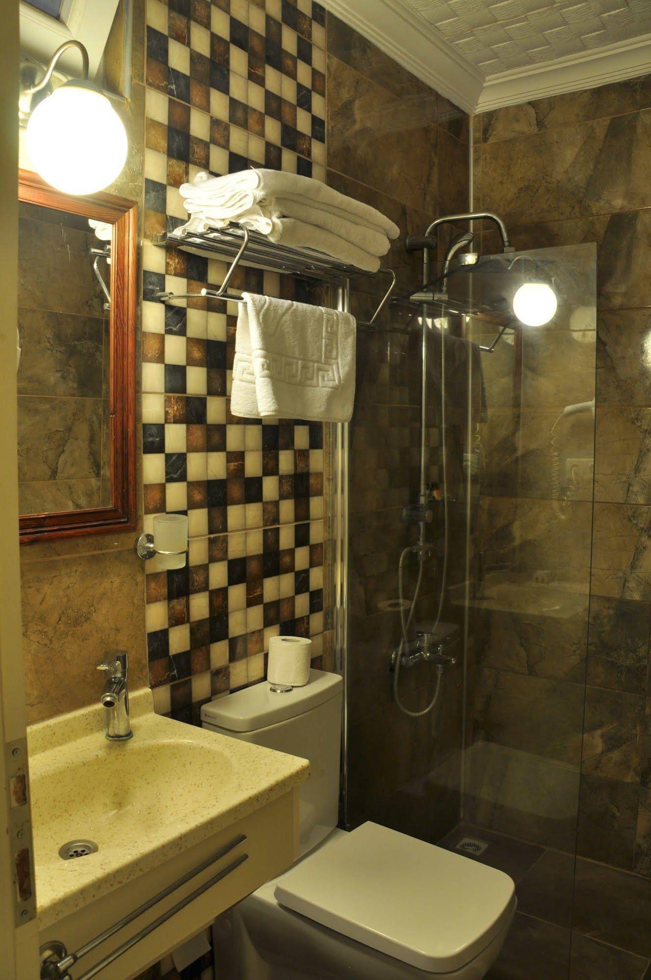 Assos Hunters Hotel