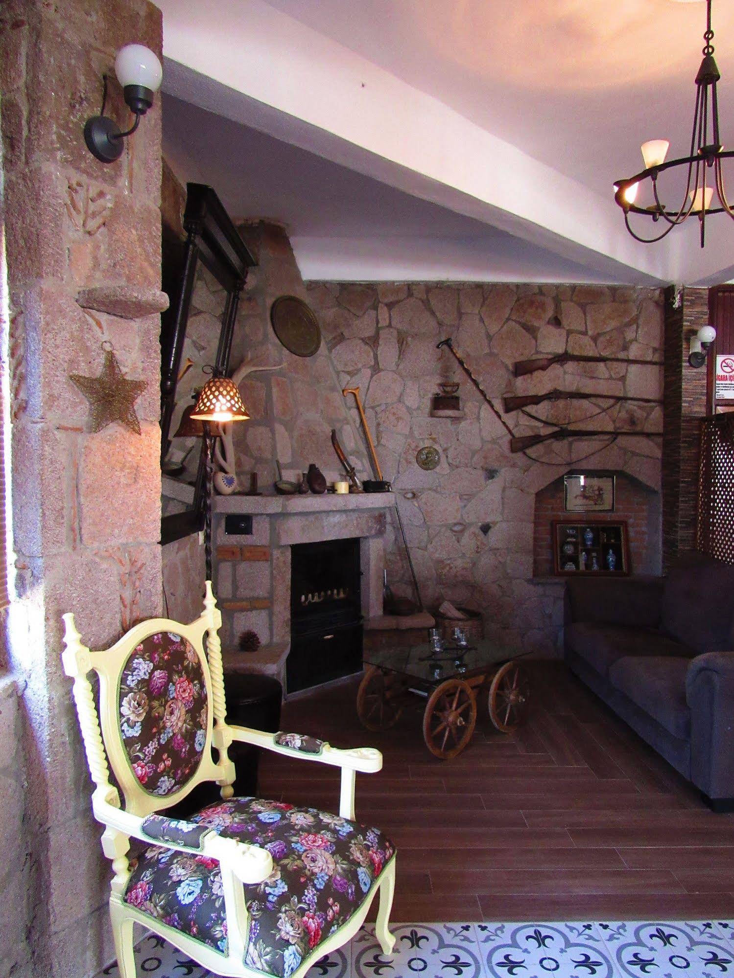 Assos Hunters Hotel