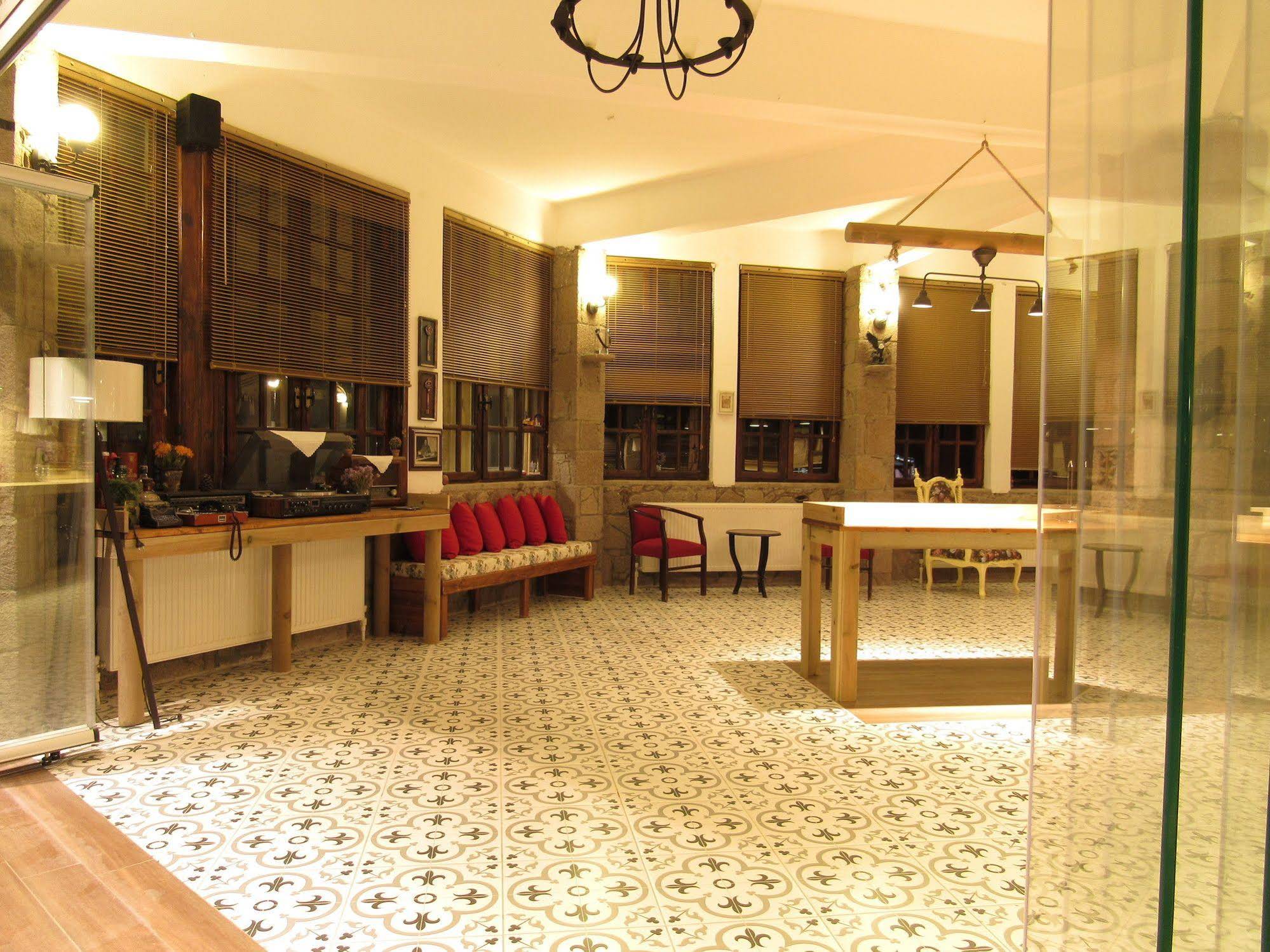 Assos Hunters Hotel