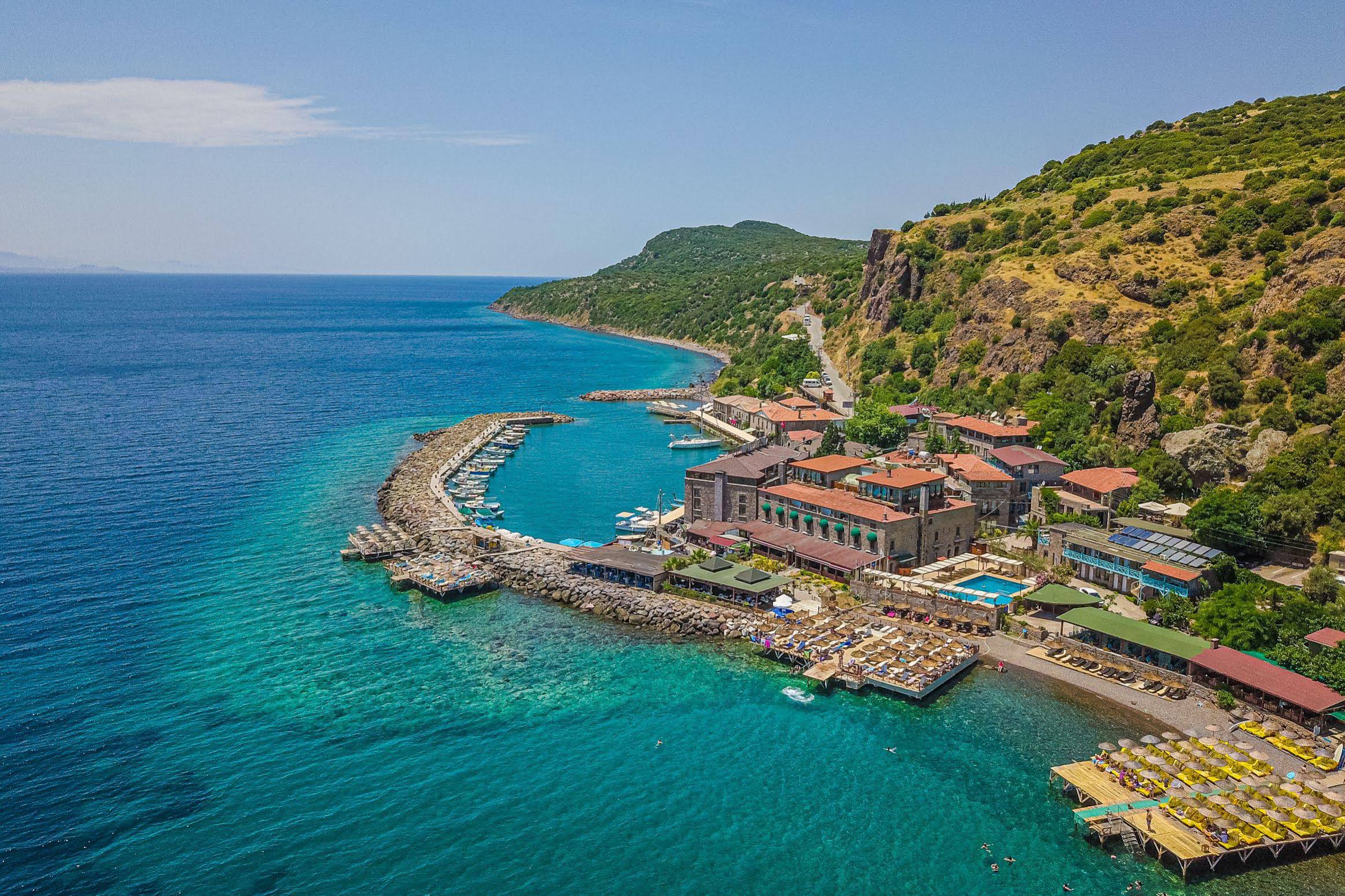 Assos Kervansaray