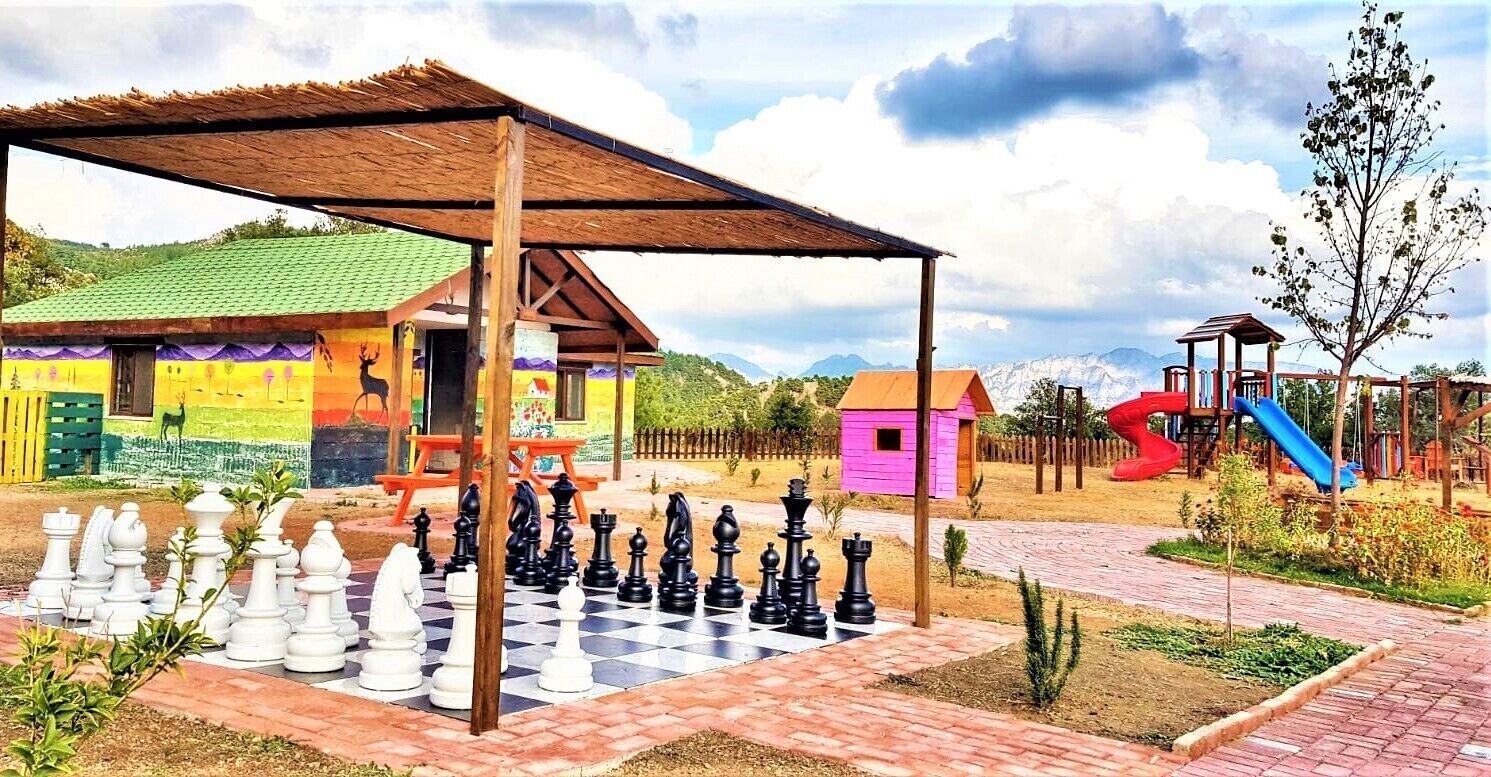 Milyos Hobbit Hotel