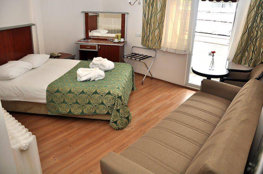 Adapalas Hotel