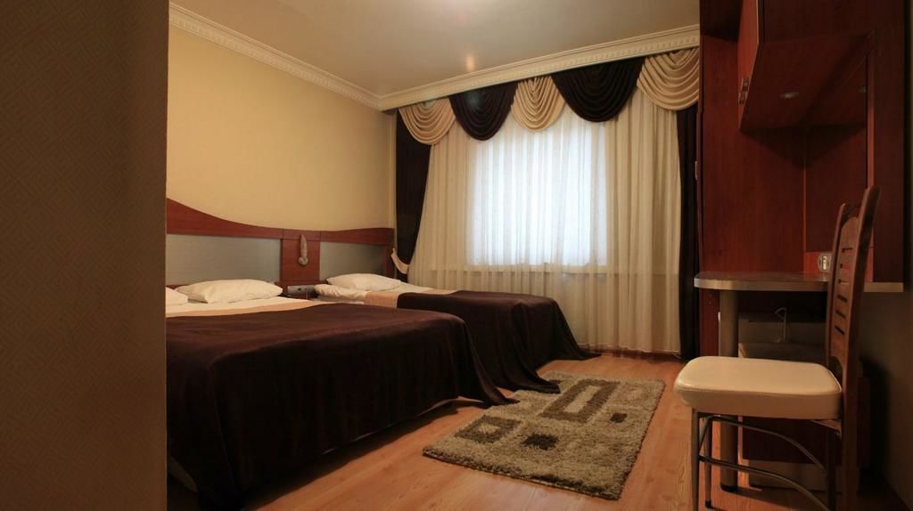 Martin City Hotel