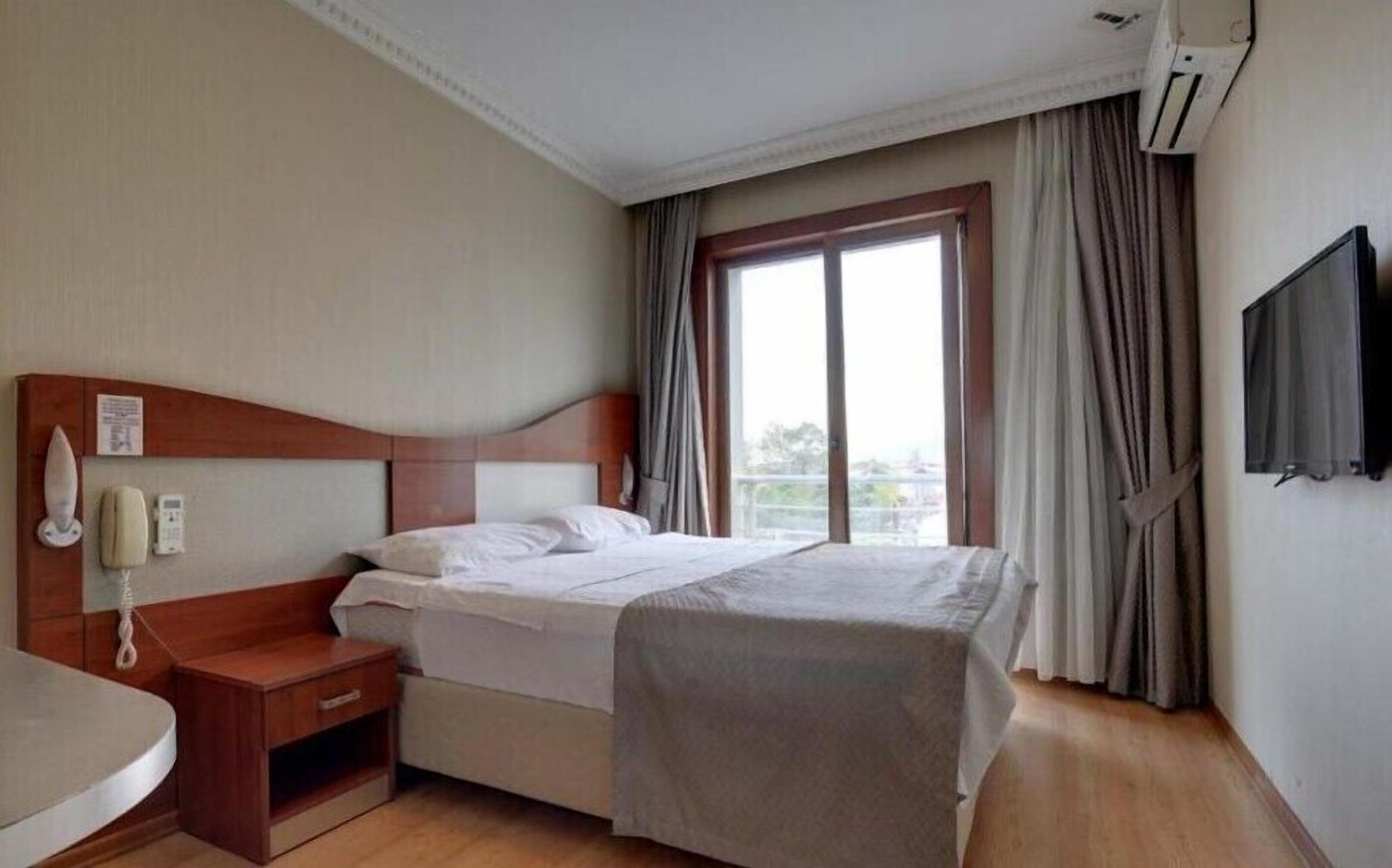 Martin City Hotel
