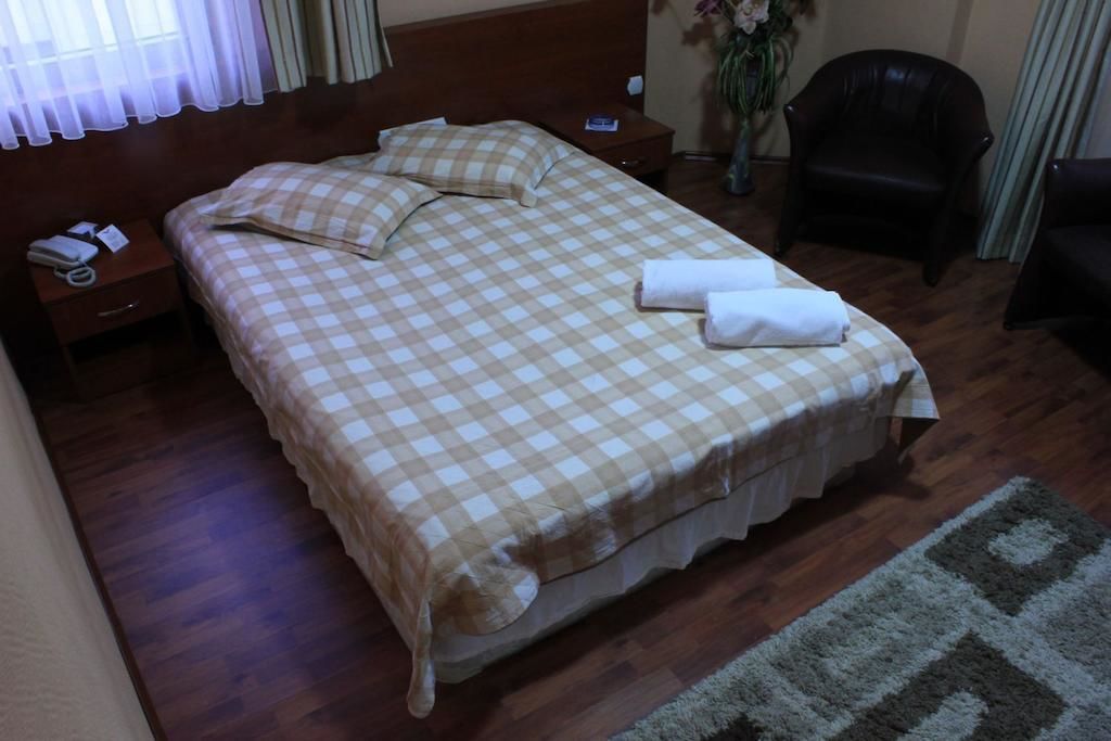 Martin City Hotel
