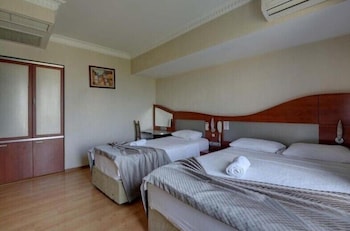 Martin City Hotel