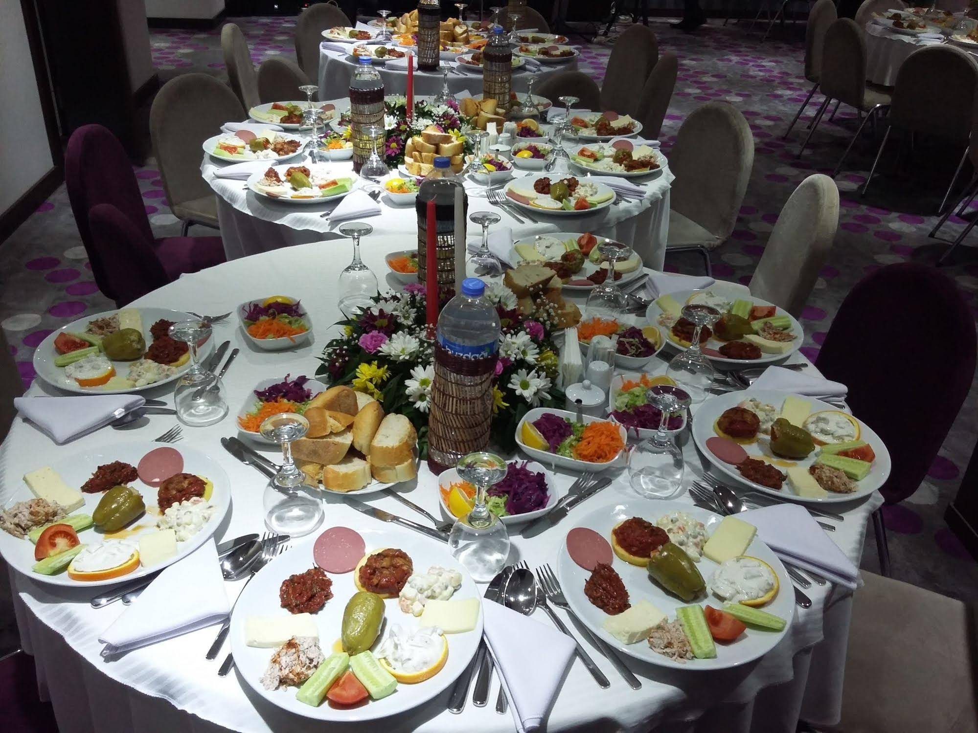 Hande Hotel