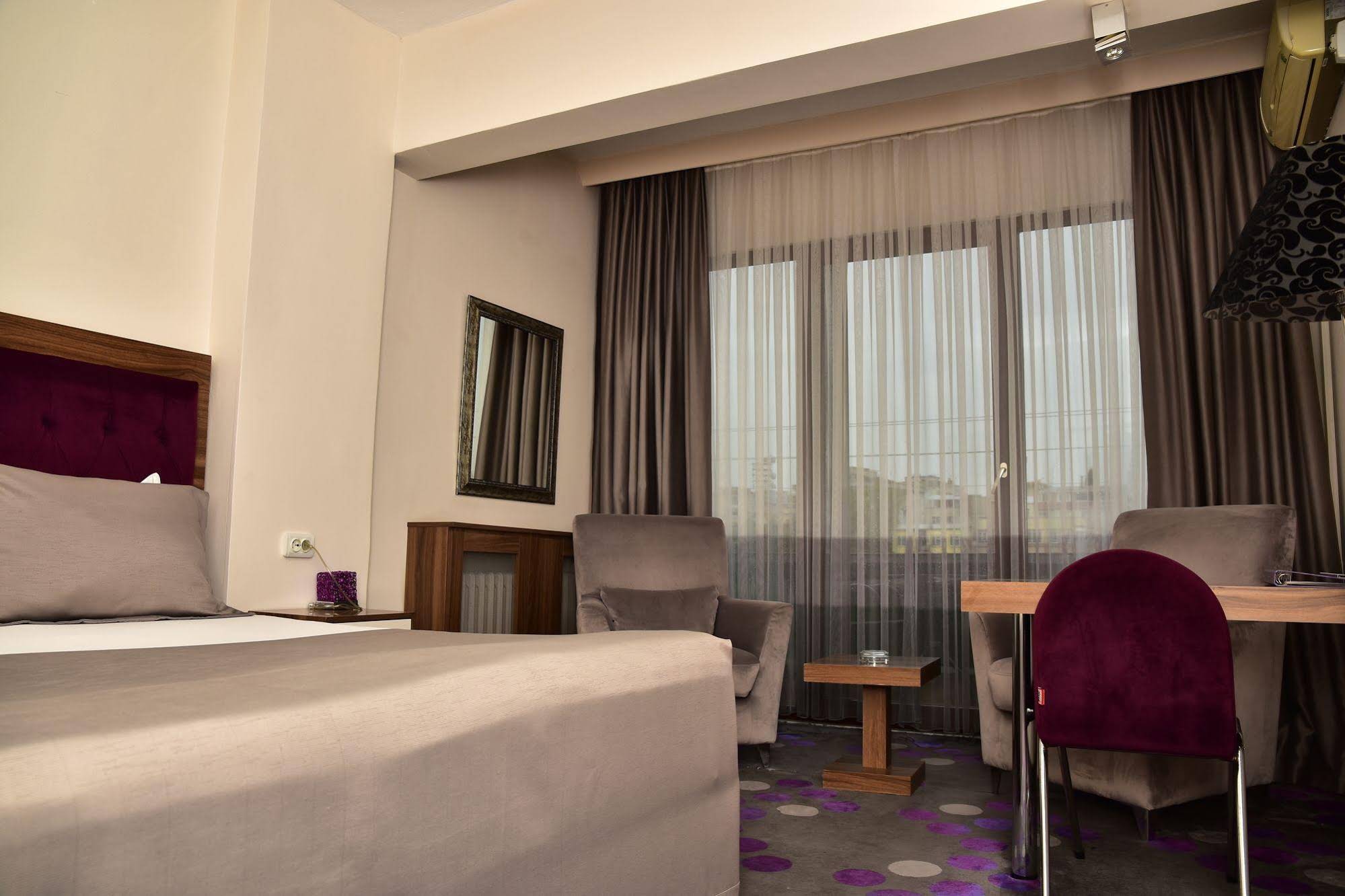 Hande Hotel