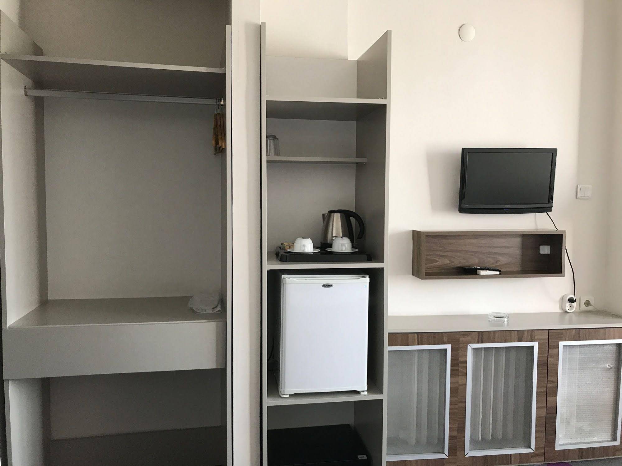 Hande Hotel