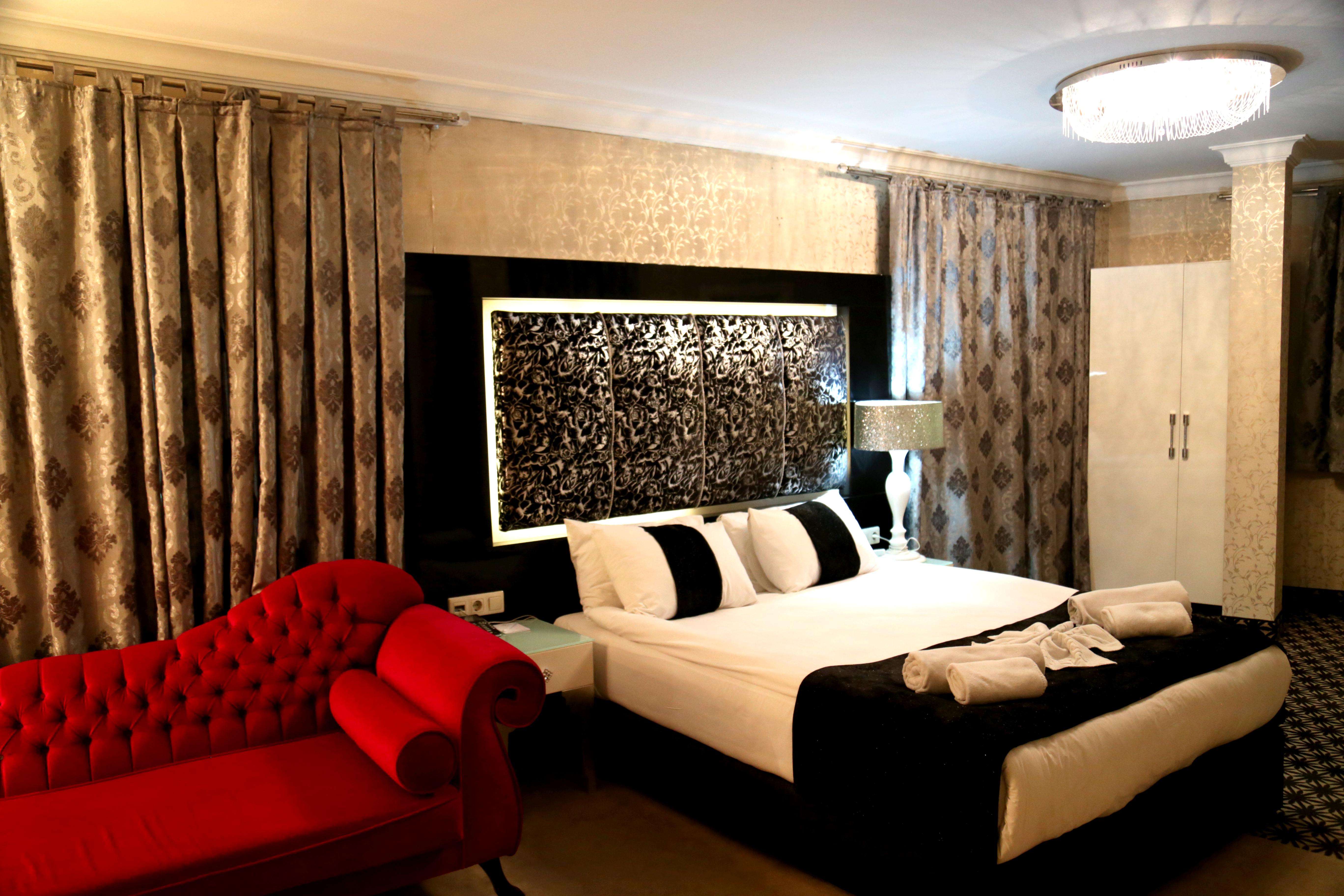Lion City Hotel