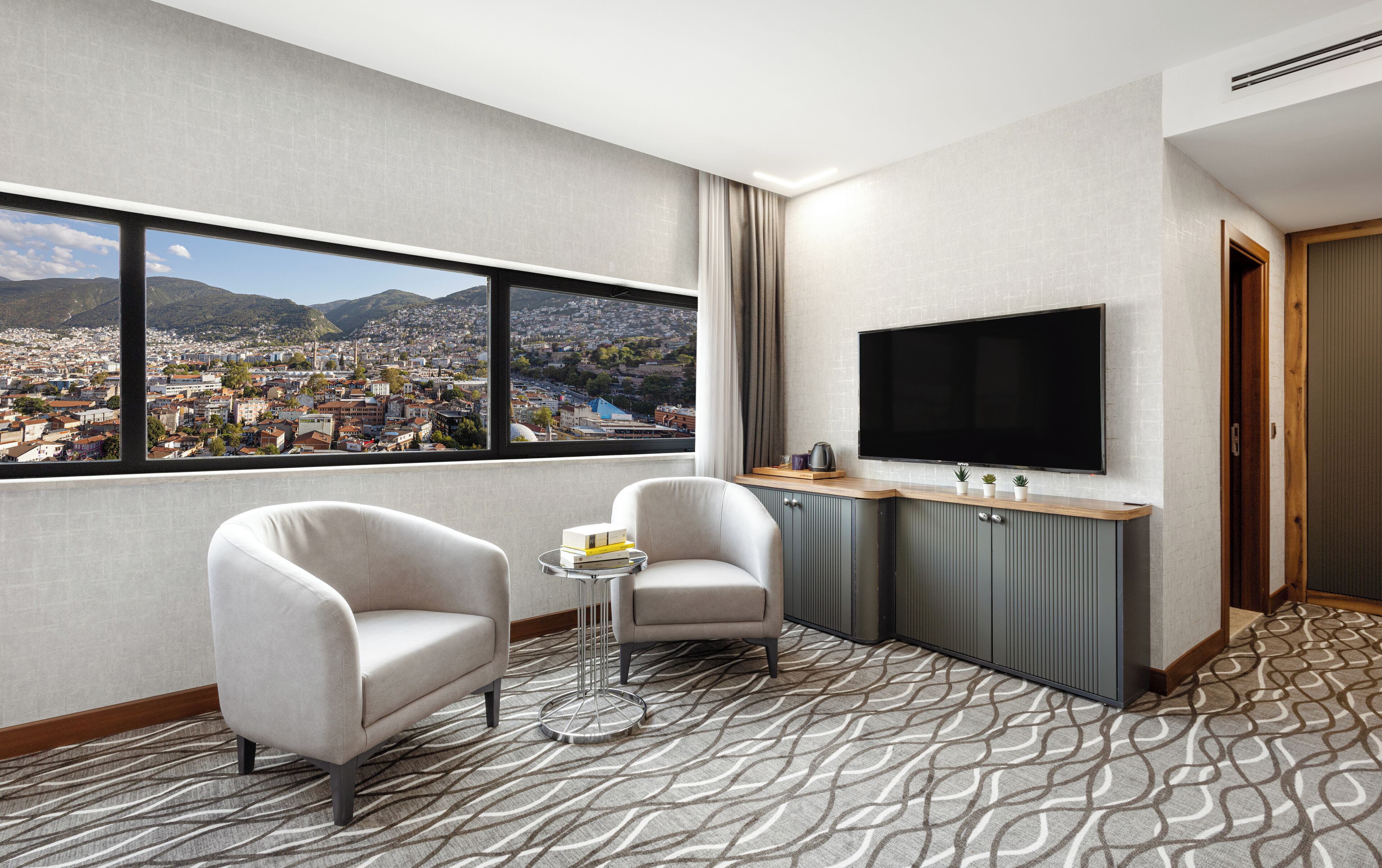 Lilium Hotel & Suites