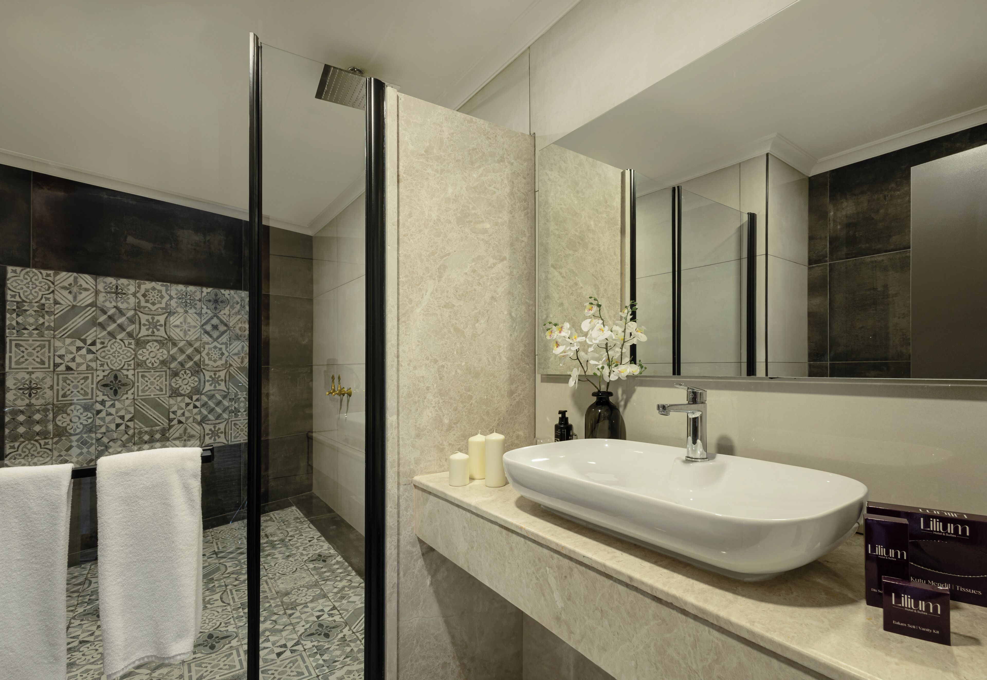 Lilium Hotel & Suites