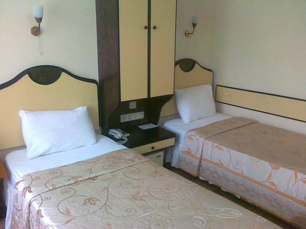 Oz Cakir Hotel