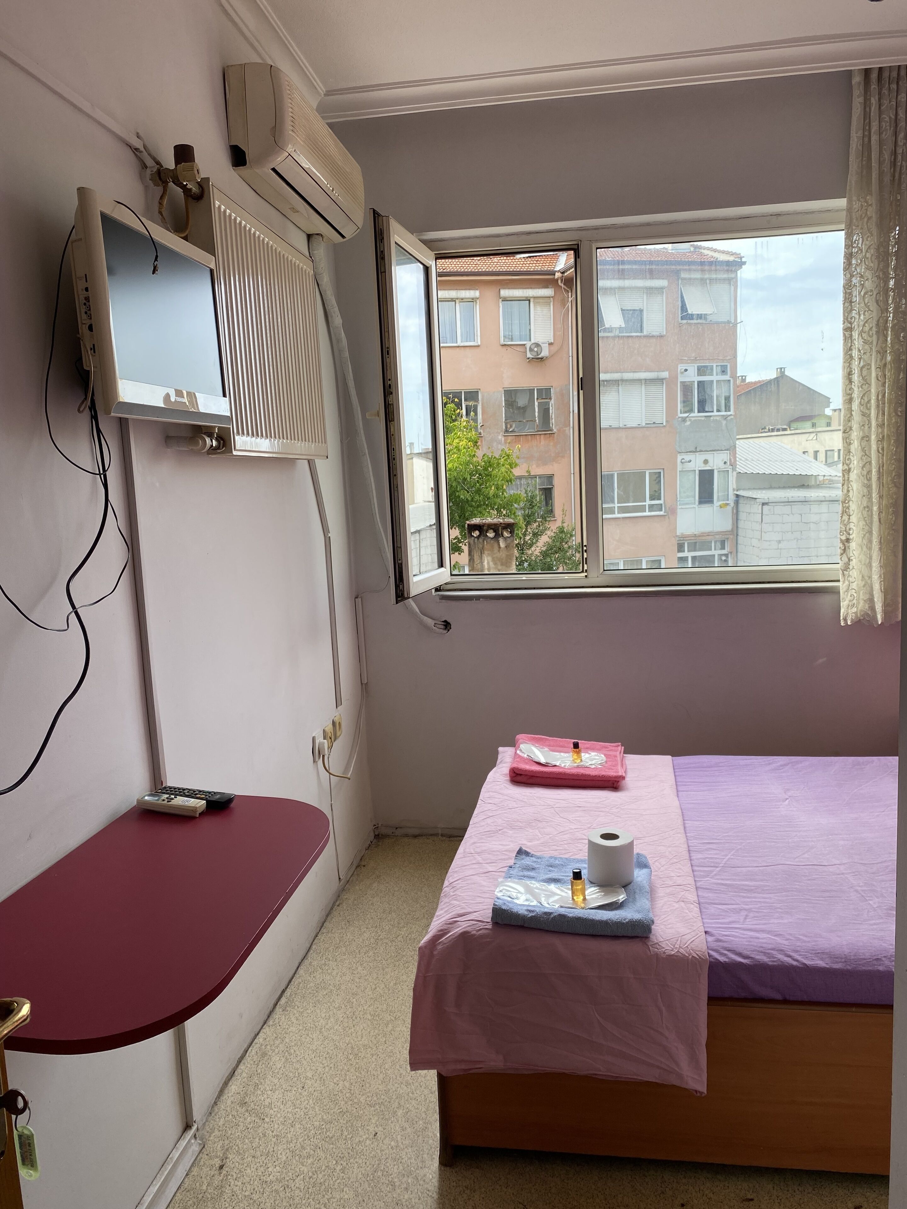 Petek Hotel