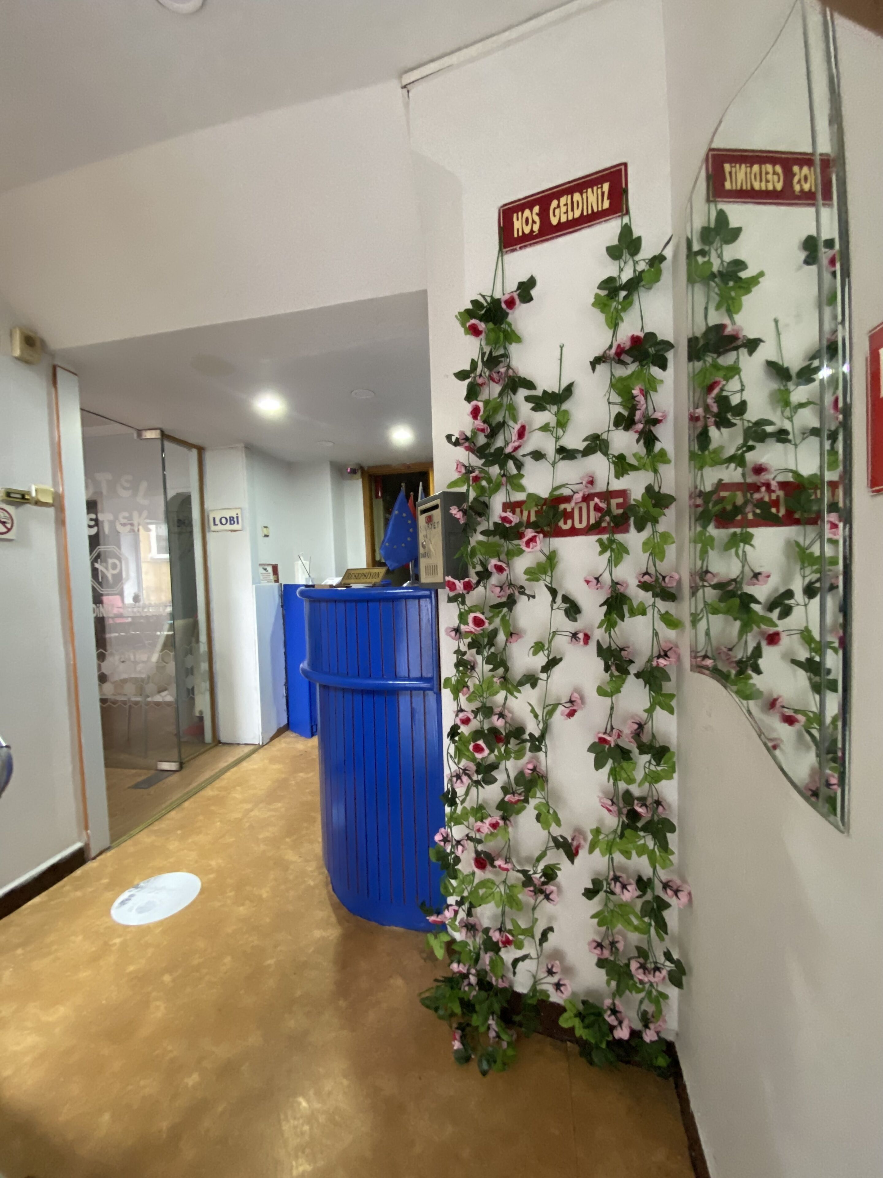 Petek Hotel