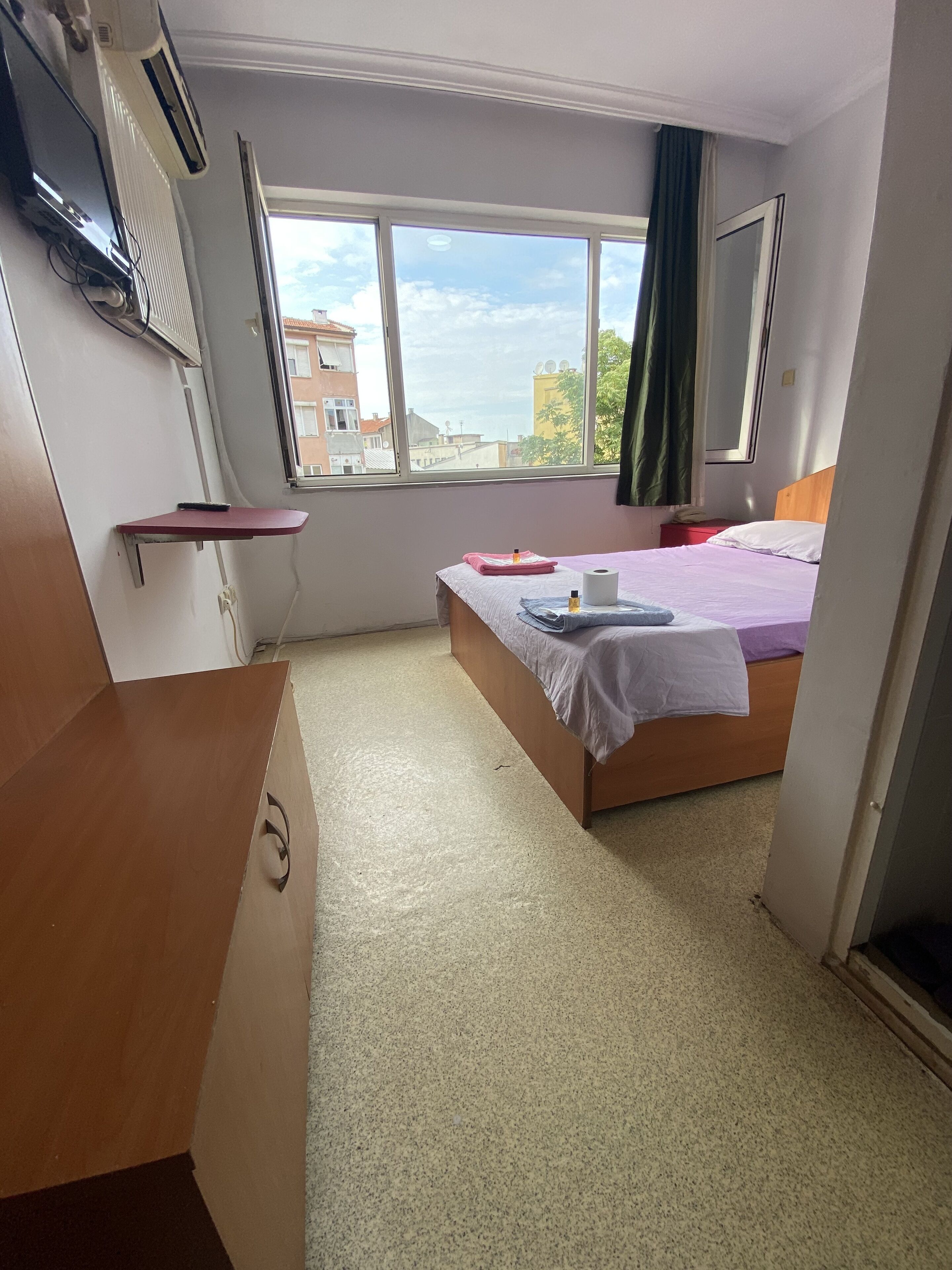 Petek Hotel