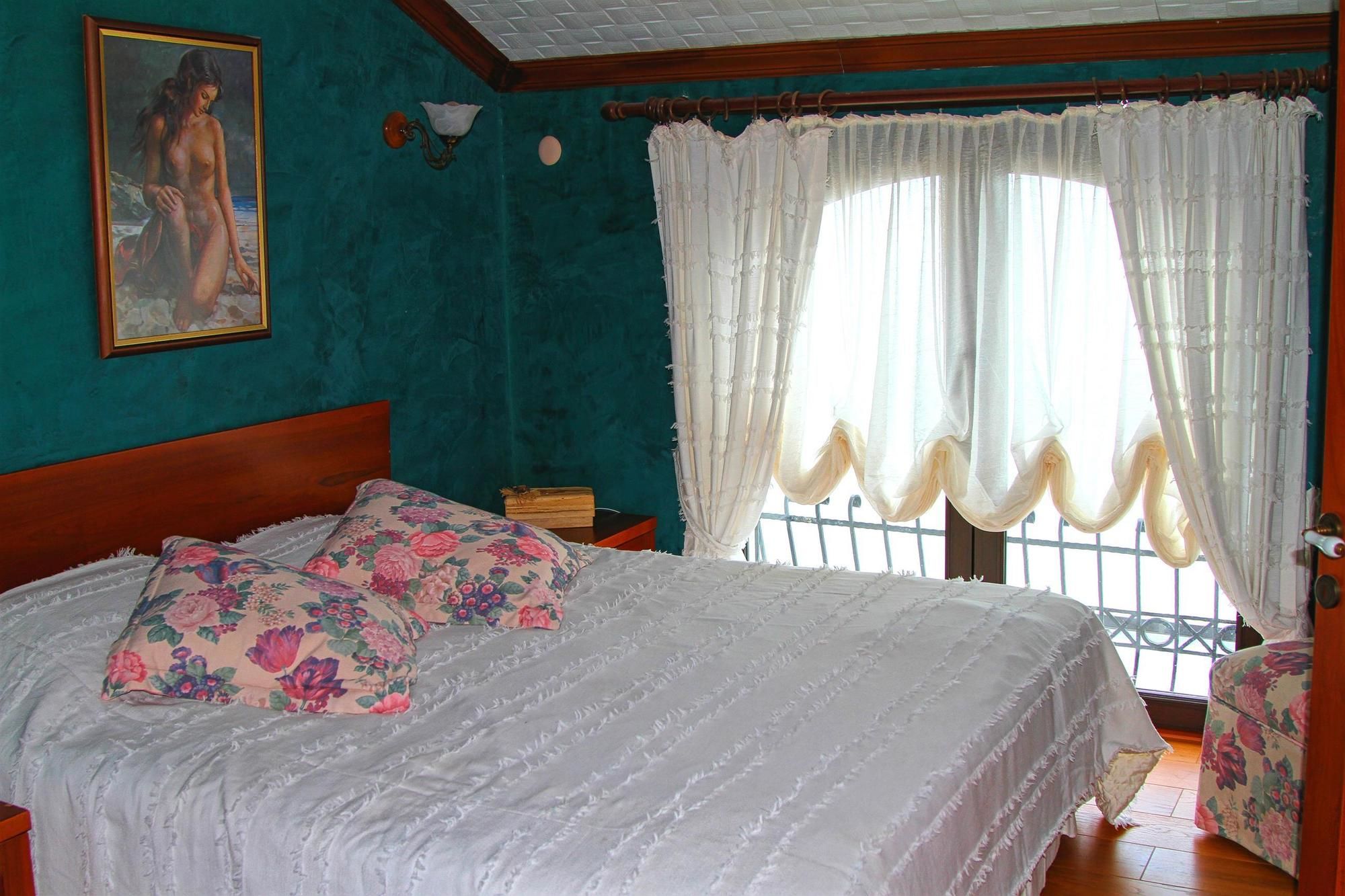 Villa Lake Paradise