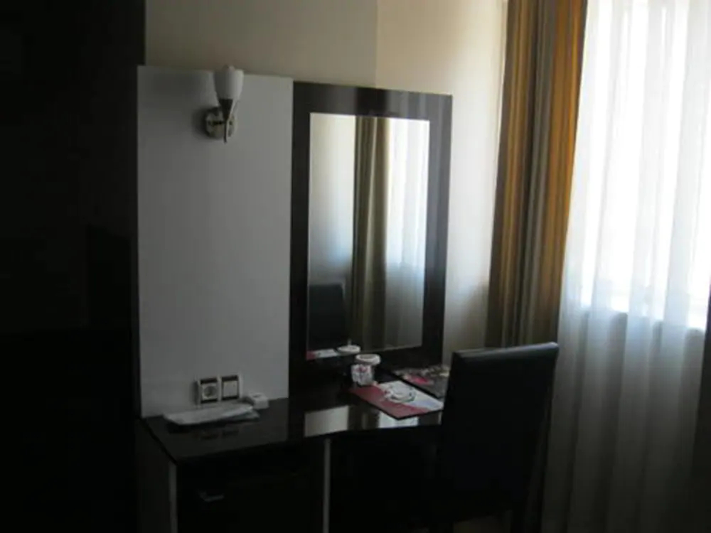 Anya Suit Otel