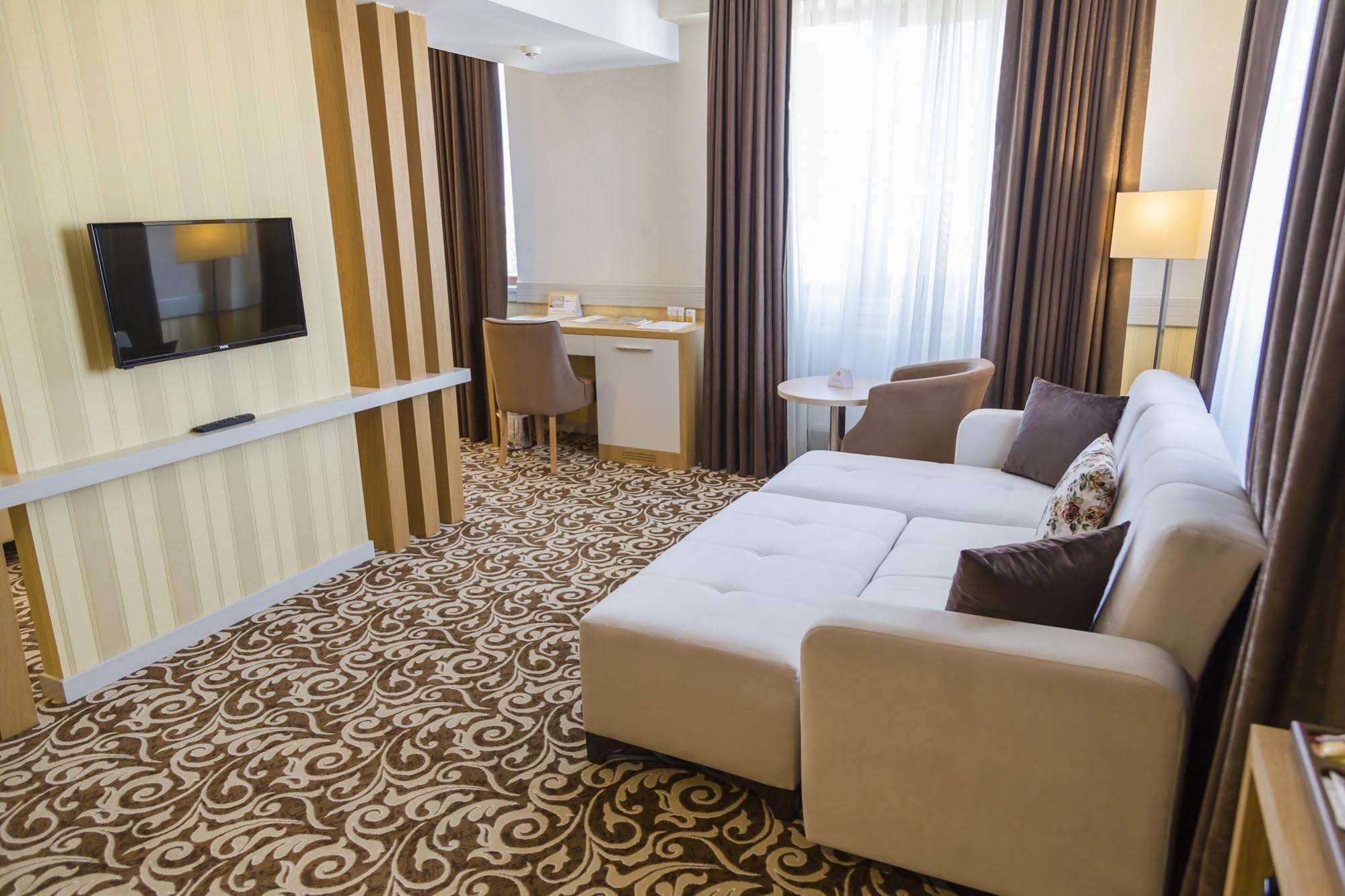 Grand Itimat Hotel