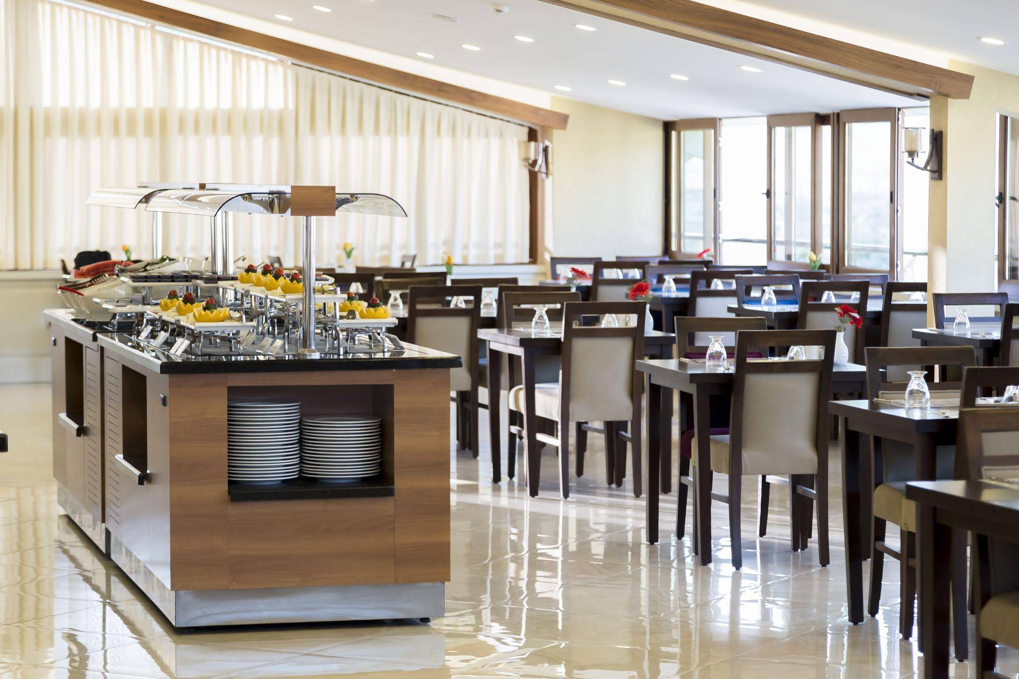 Grand Itimat Hotel