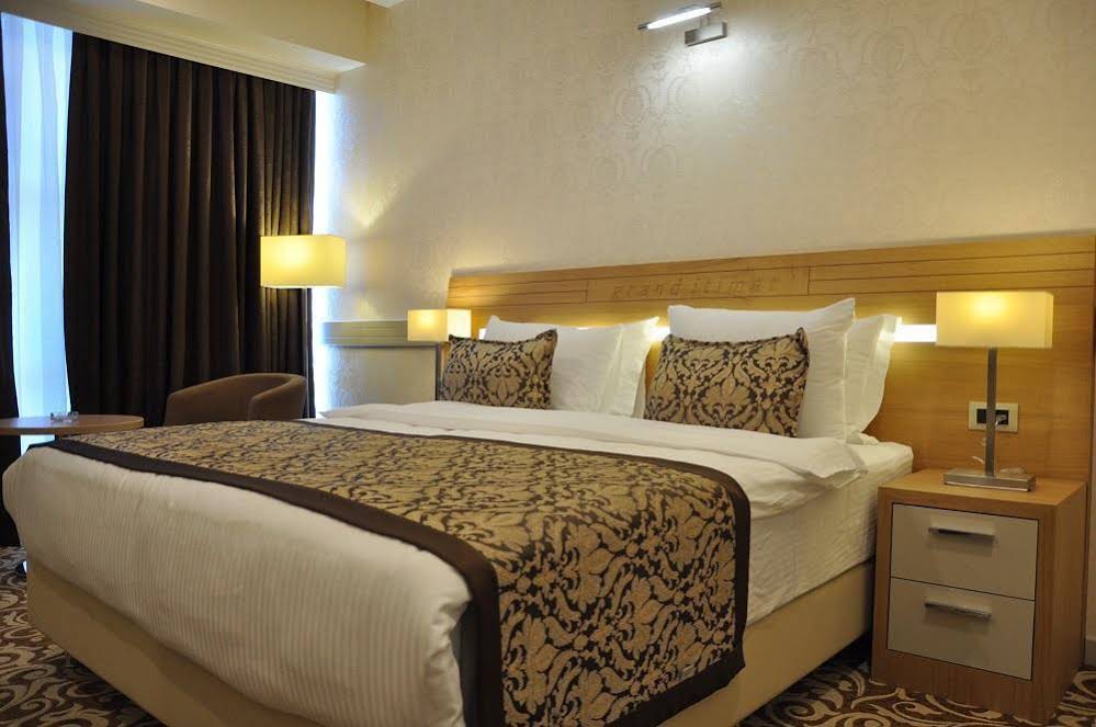 Grand Itimat Hotel