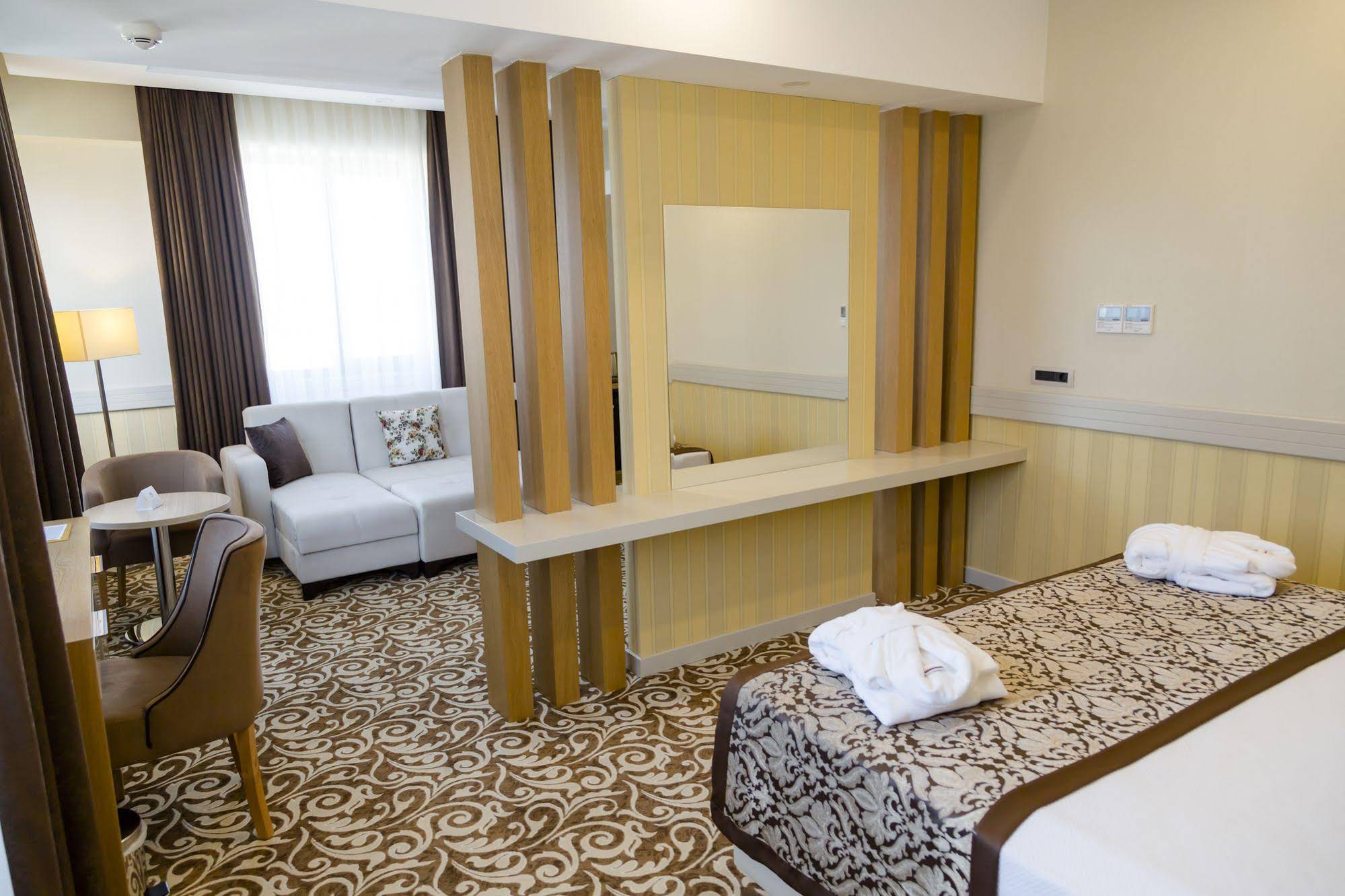 Grand Itimat Hotel