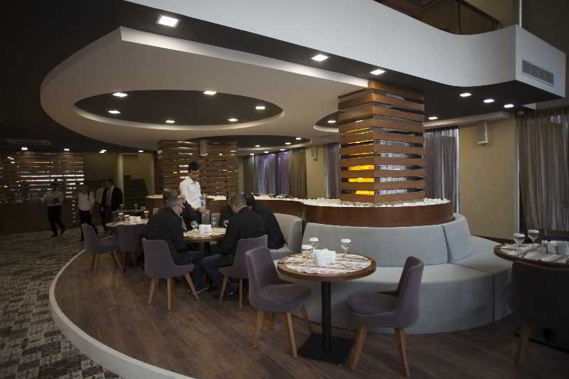 Liv Suit Hotel