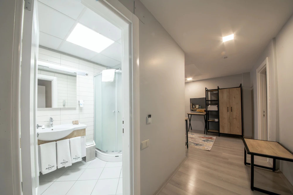 Adresin Hotel