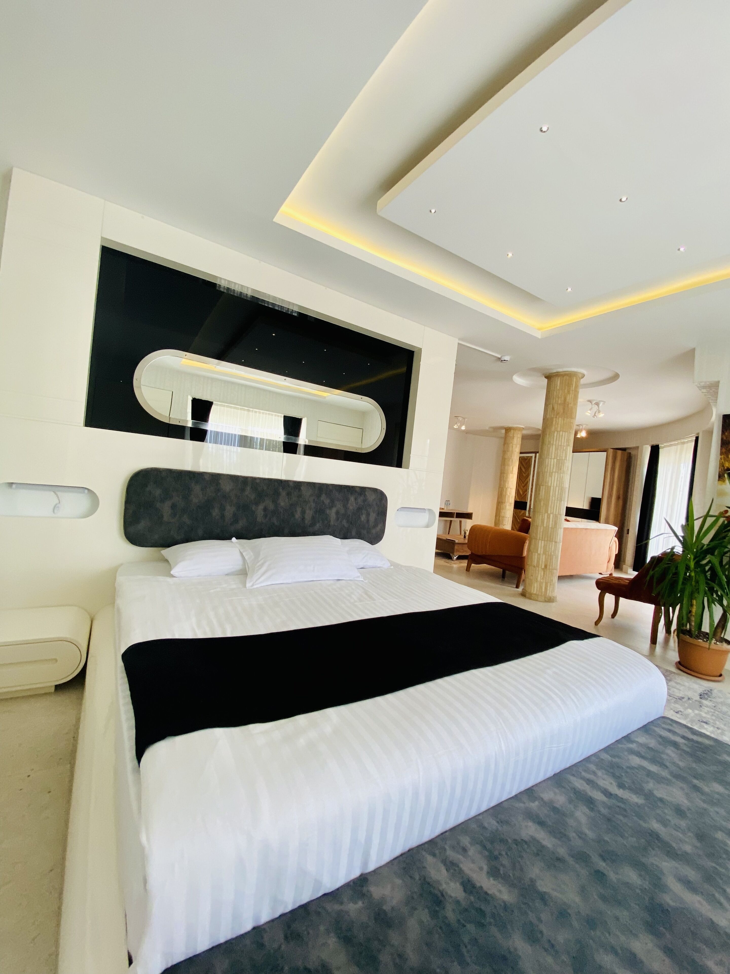 Blackmoon Villa Hotel