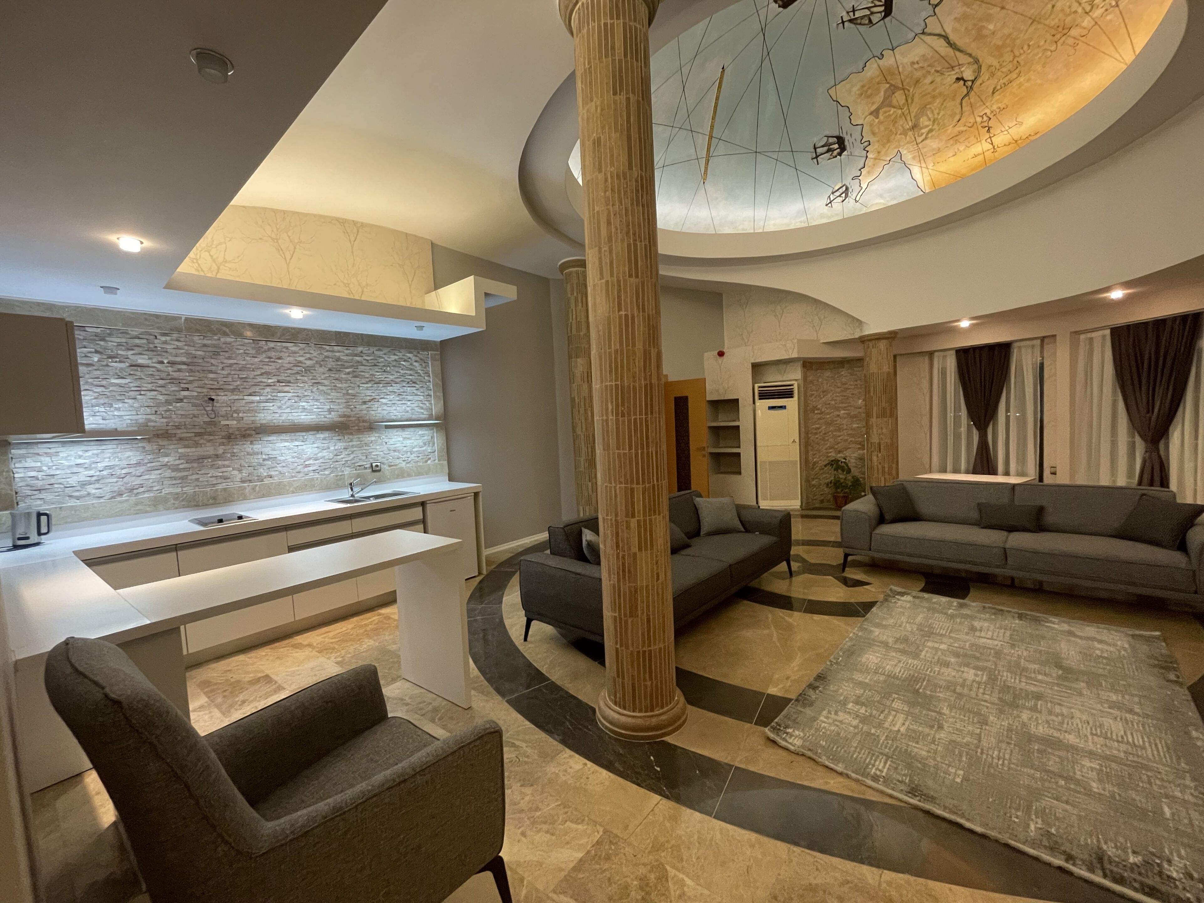 Blackmoon Villa Hotel
