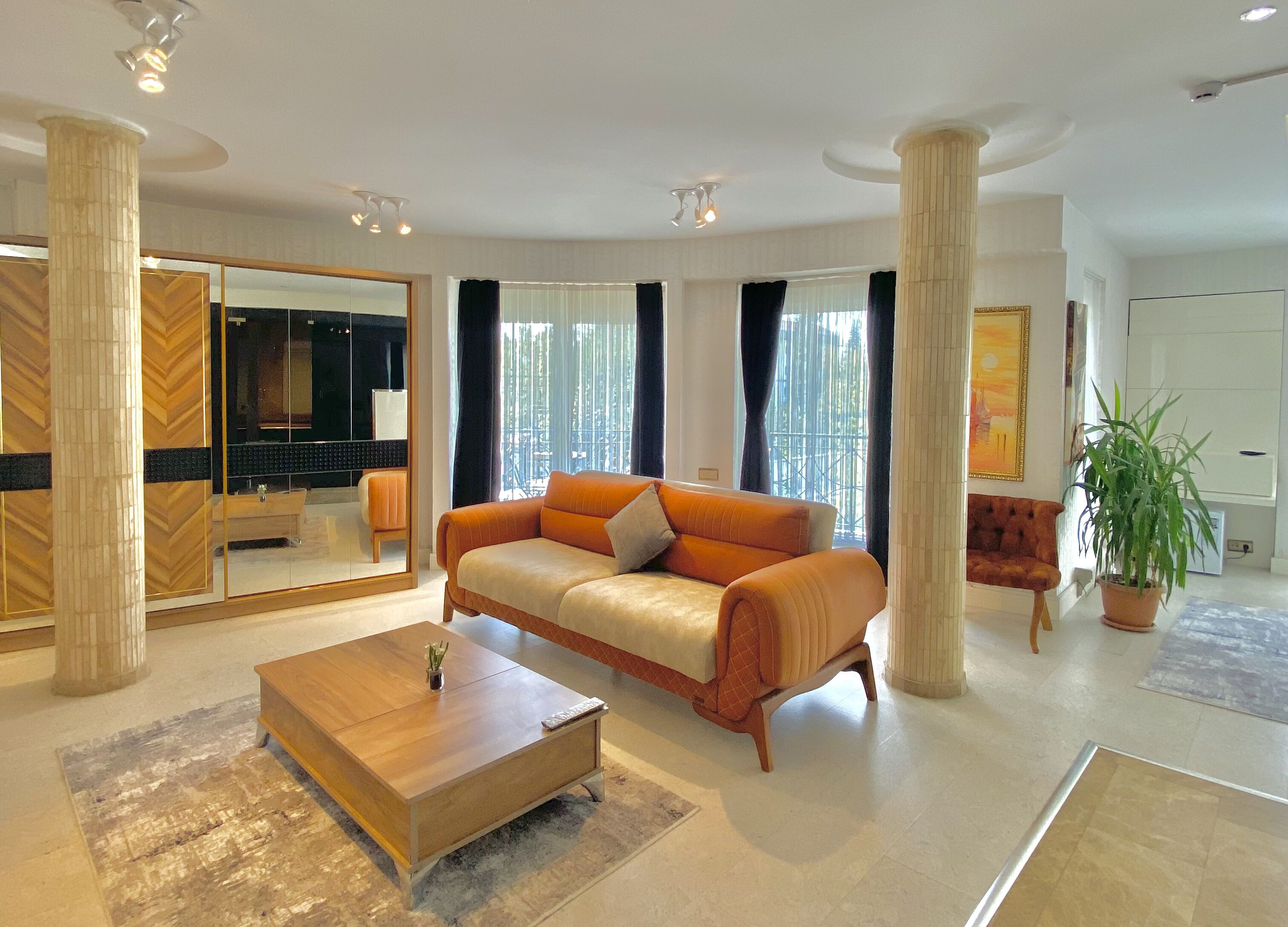 Blackmoon Villa Hotel
