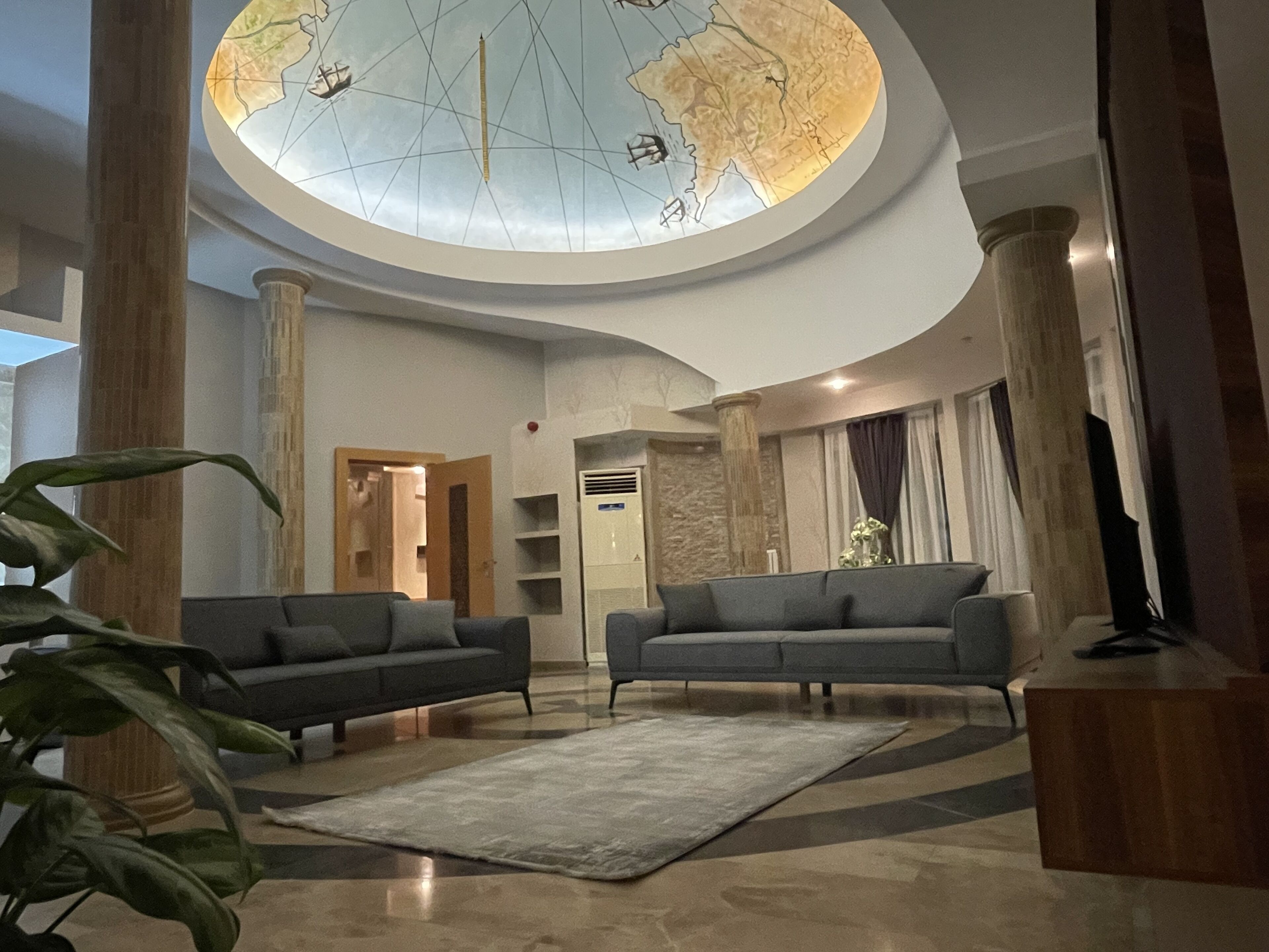 Blackmoon Villa Hotel