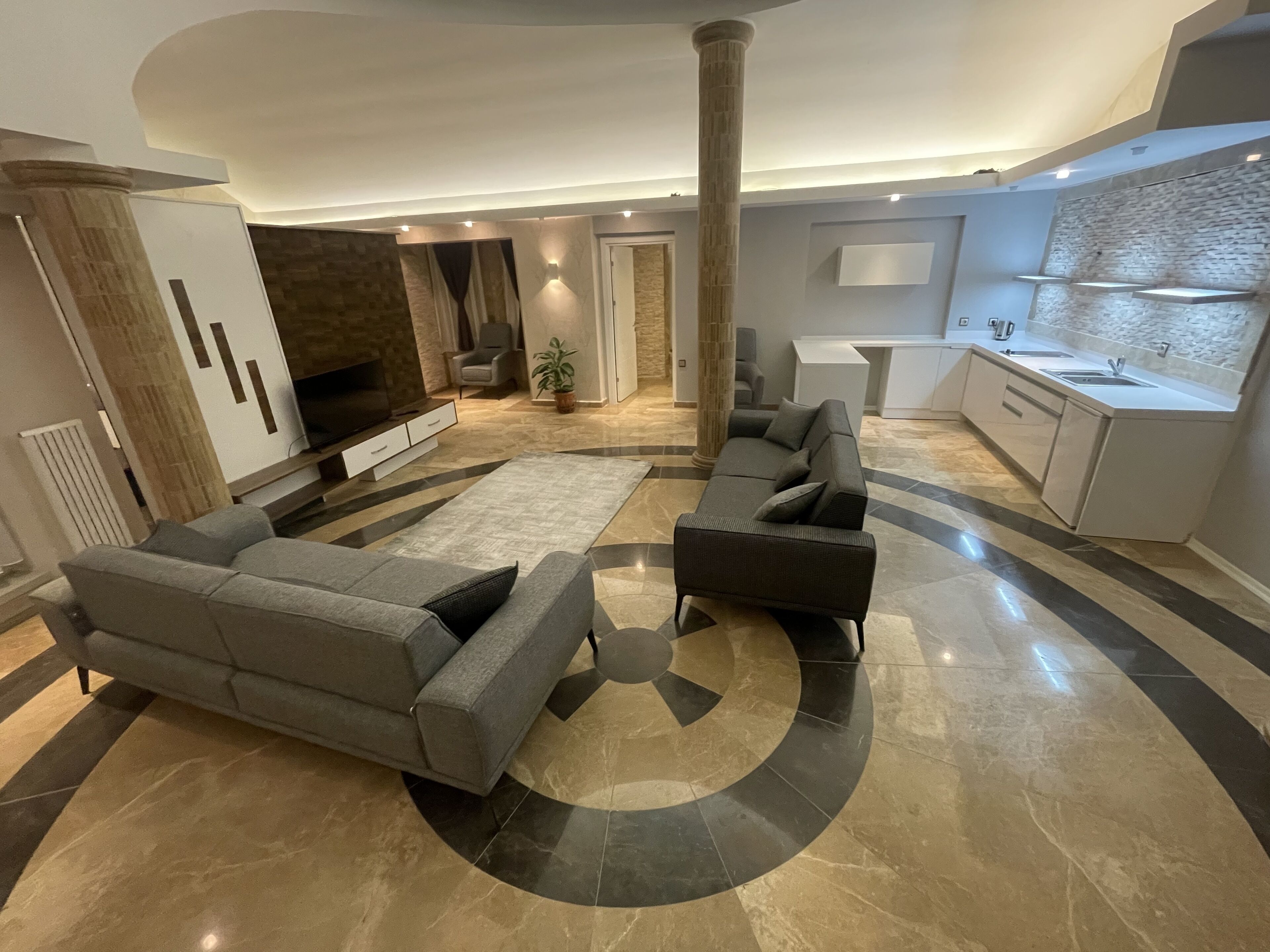 Blackmoon Villa Hotel