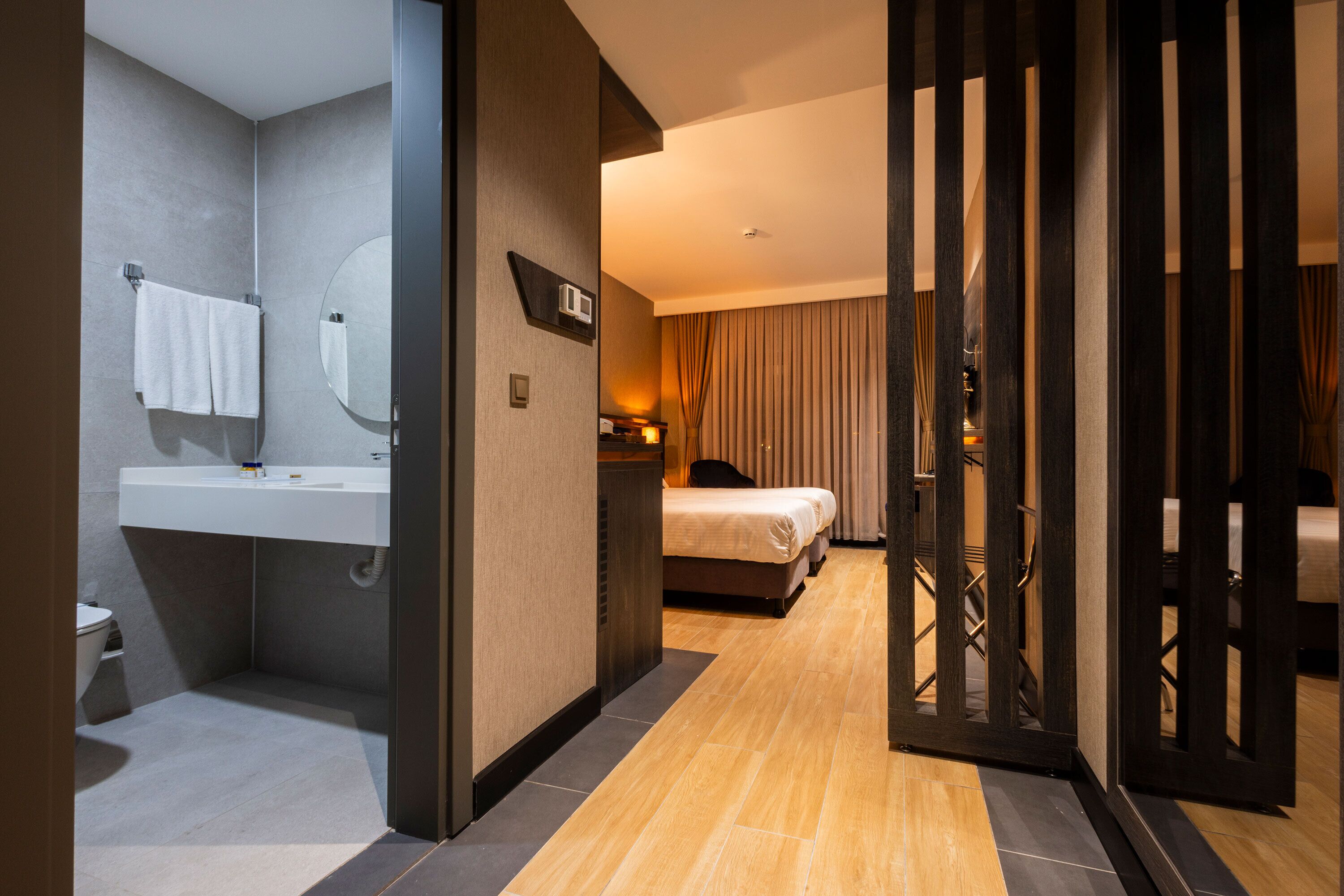 West Door Hotel