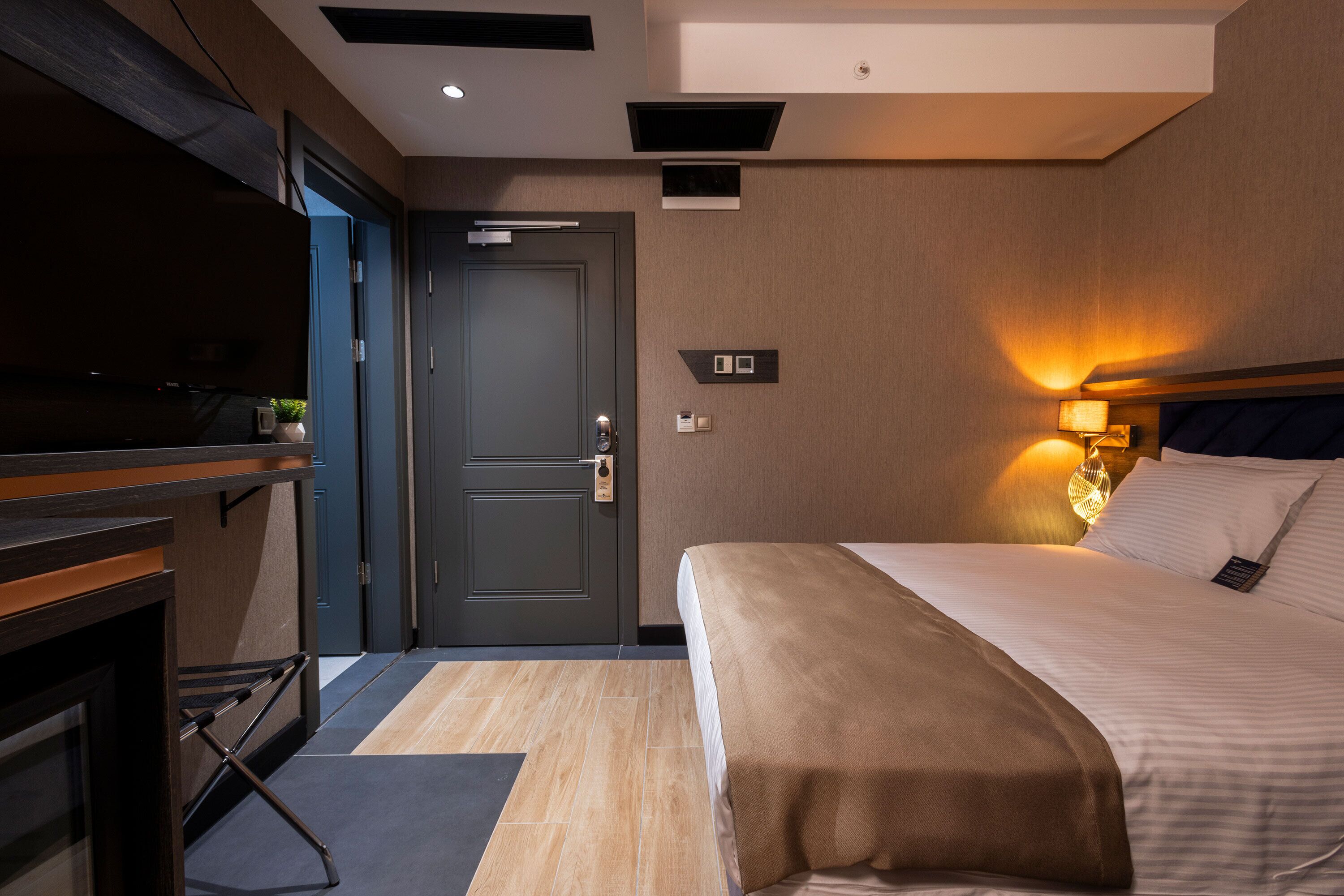 West Door Hotel